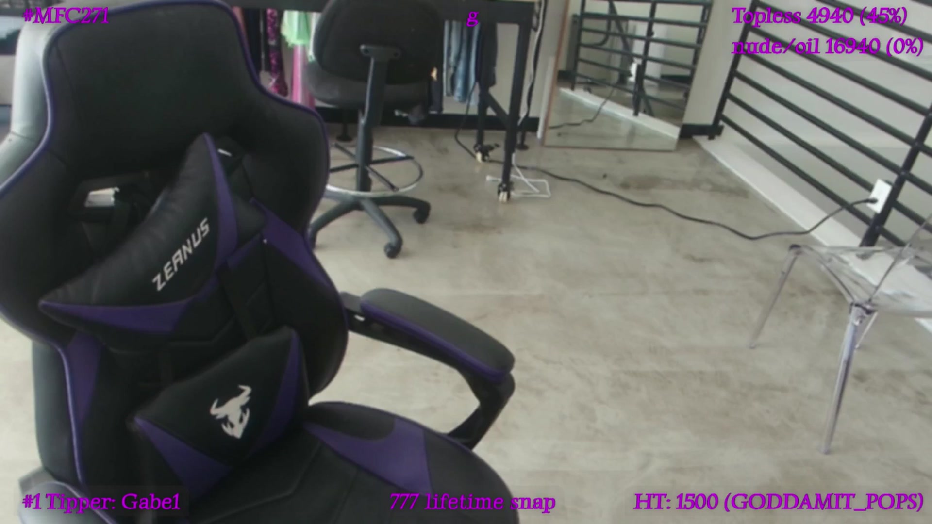 Gallery image thumbnail from LyraG's myfreecams stream on, 08/11/2025, 24:03 image 14 of 20