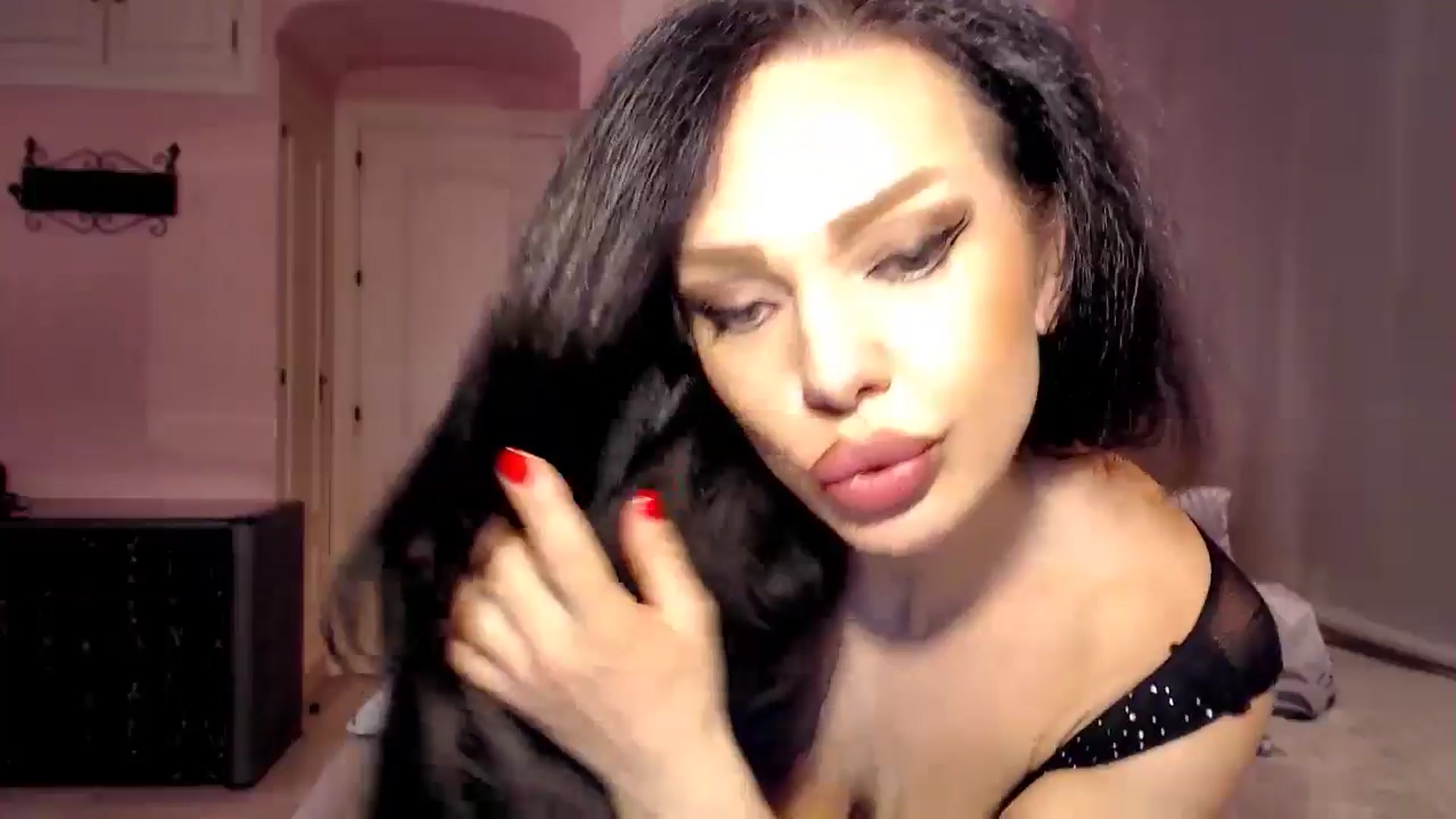 Gallery image thumbnail from LyraM's myfreecams stream on, 04/10/2025, 21:22 image 3 of 20