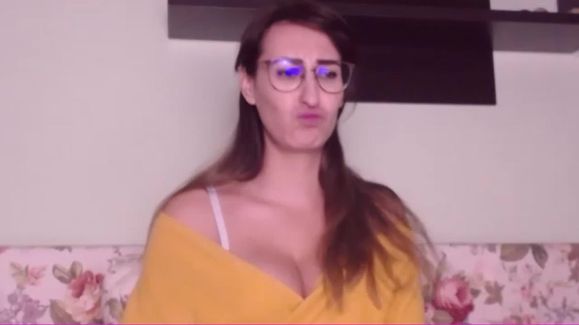 Gallery image thumbnail from LysAddiction's myfreecams stream on, 11/22/2022, 18:29 image 4 of 20