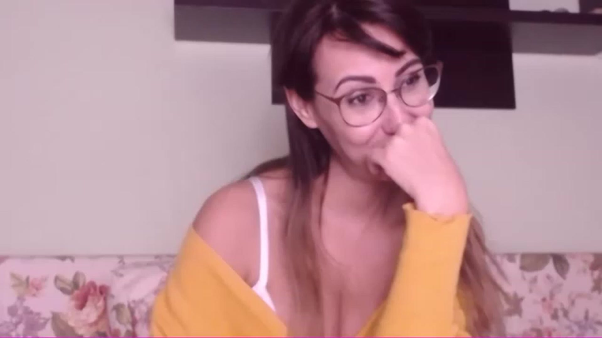 Gallery image thumbnail from LysAddiction's myfreecams stream on, 11/22/2022, 18:29 image 1 of 20