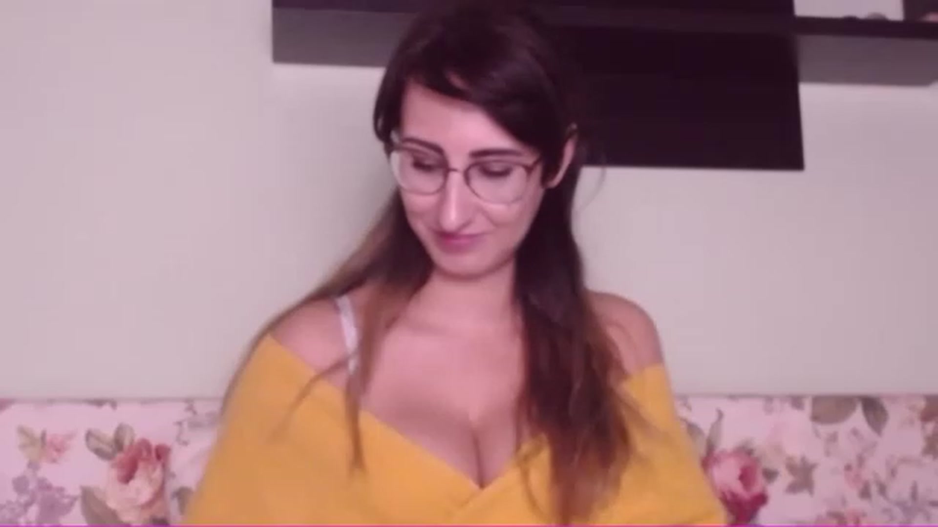 Gallery image thumbnail from LysAddiction's myfreecams stream on, 11/22/2022, 18:29 image 5 of 20