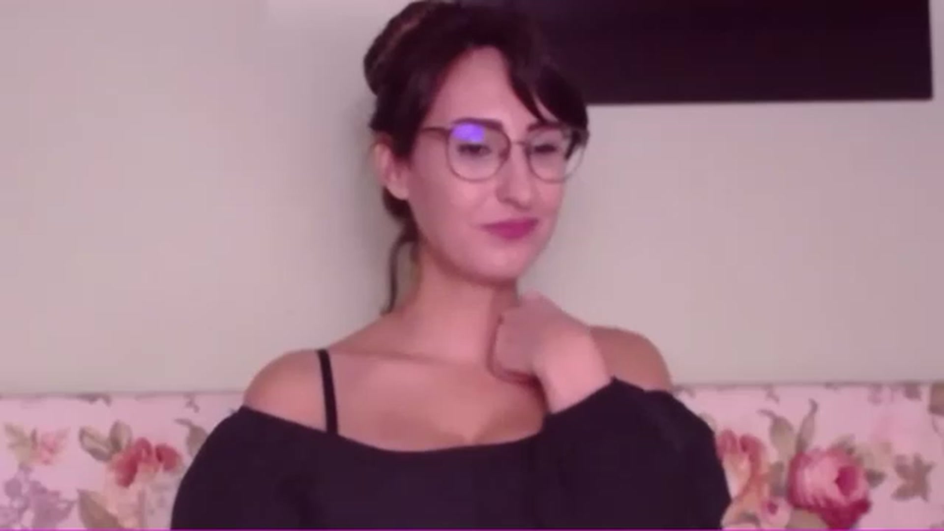 Gallery image thumbnail from LysAddiction's myfreecams stream on, 11/25/2022, 14:01 image 12 of 20