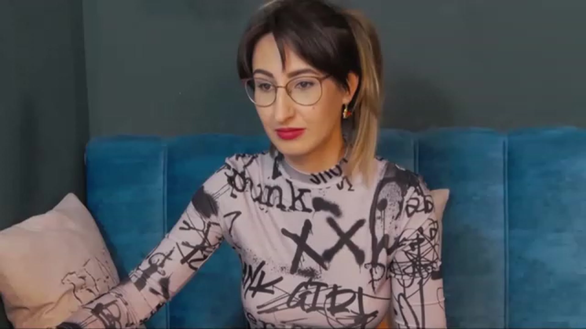 Gallery image thumbnail from LysAddiction's myfreecams stream on, 11/27/2022, 18:09 image 7 of 20