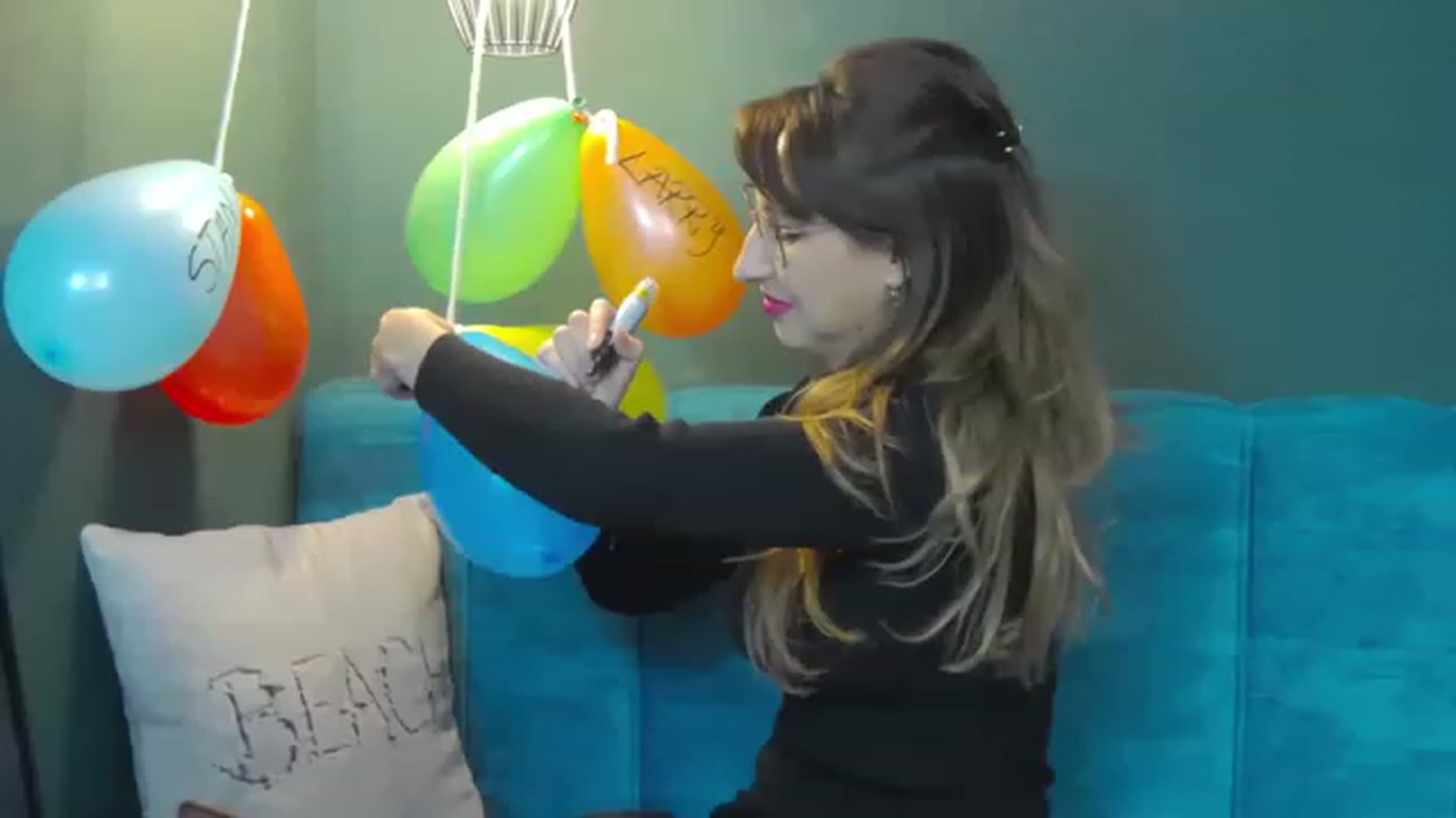 Gallery image thumbnail from LysAddiction's myfreecams stream on, 12/30/2022, 17:22 image 5 of 20