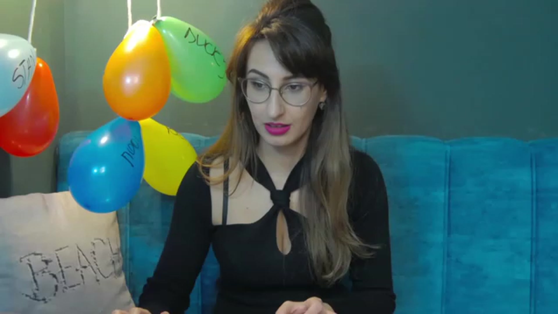 Gallery image thumbnail from LysAddiction's myfreecams stream on, 12/30/2022, 17:22 image 19 of 20