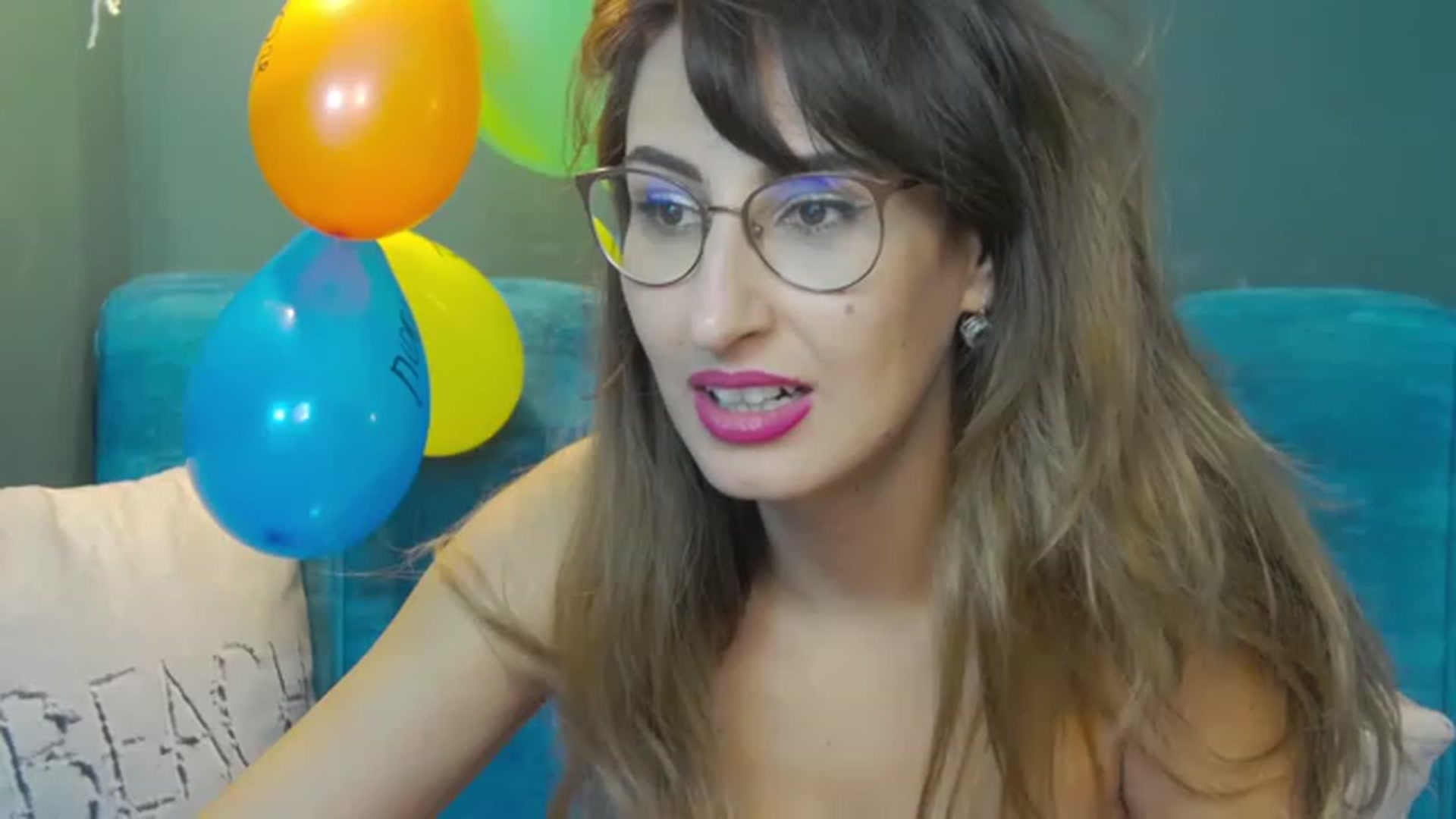 Gallery image thumbnail from LysAddiction's myfreecams stream on, 12/30/2022, 20:10 image 19 of 20