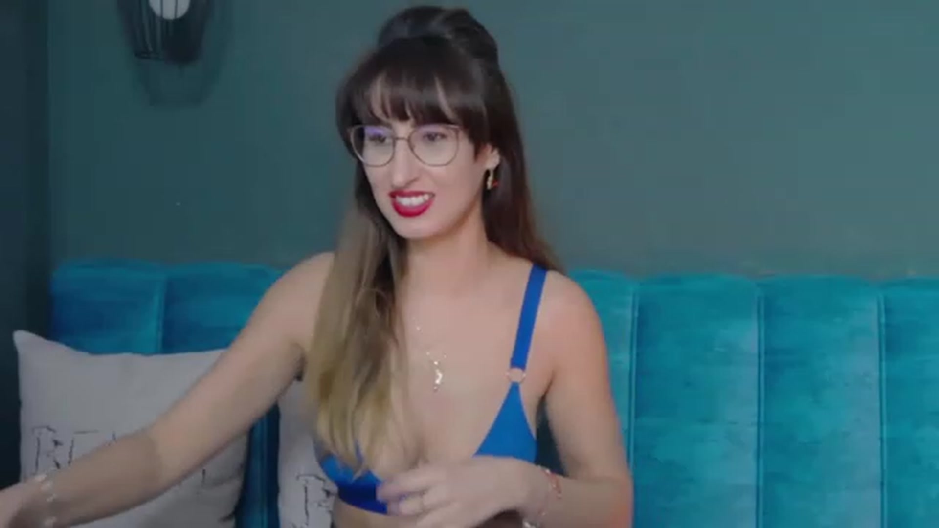 Gallery image thumbnail from LysAddiction's myfreecams stream on, 01/31/2023, 20:03 image 14 of 20