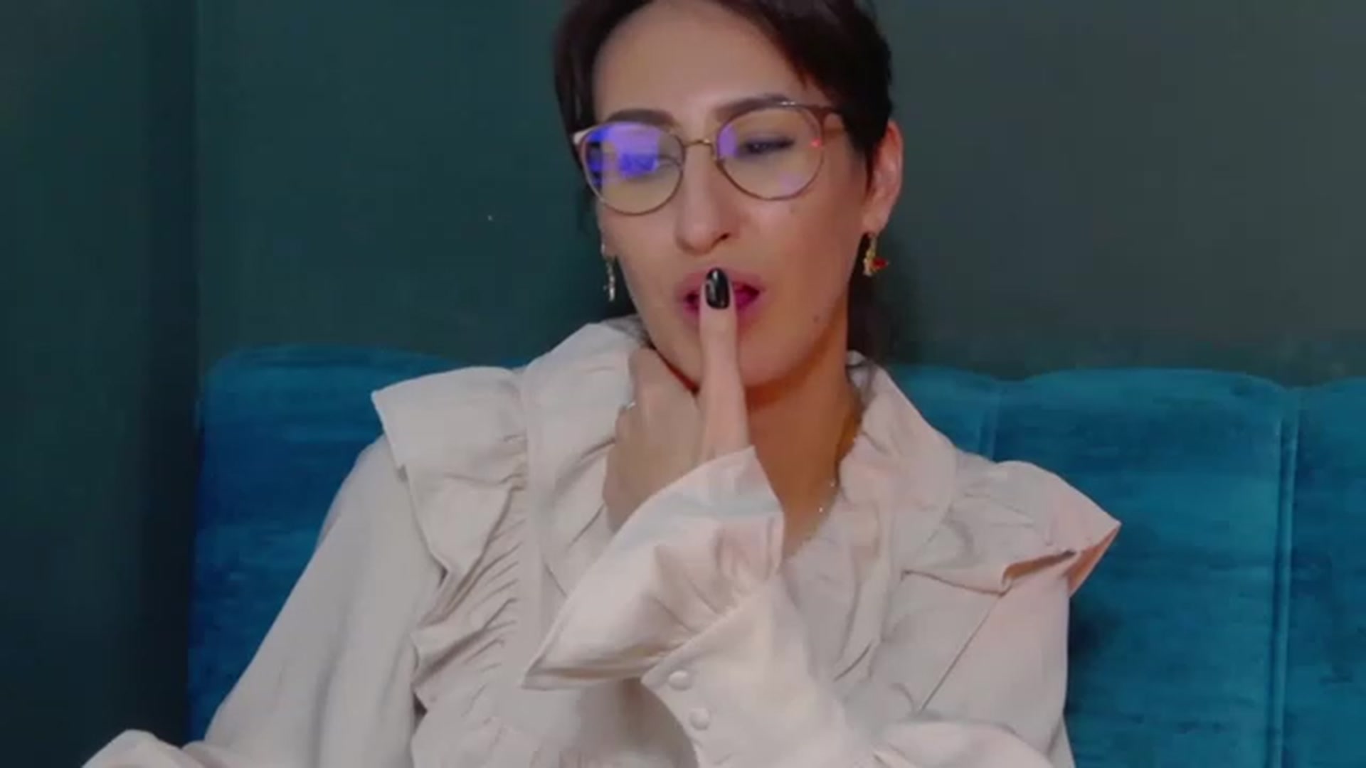 Gallery image thumbnail from LysAddiction's myfreecams stream on, 02/01/2023, 20:21 image 6 of 20