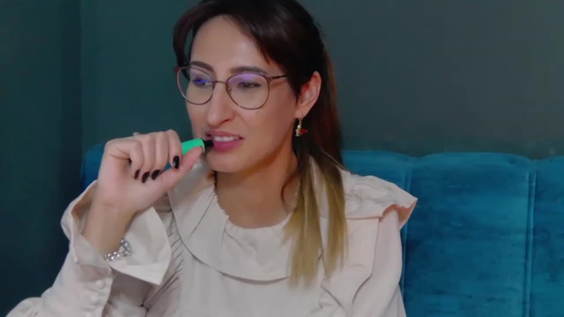 Gallery image thumbnail from LysAddiction's myfreecams stream on, 02/01/2023, 20:21 image 13 of 20