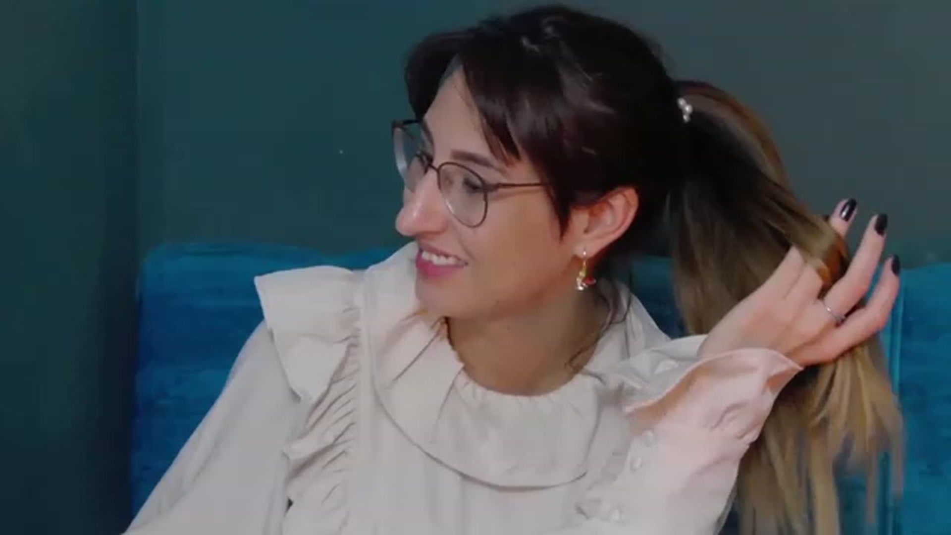 Gallery image thumbnail from LysAddiction's myfreecams stream on, 02/01/2023, 20:21 image 18 of 20