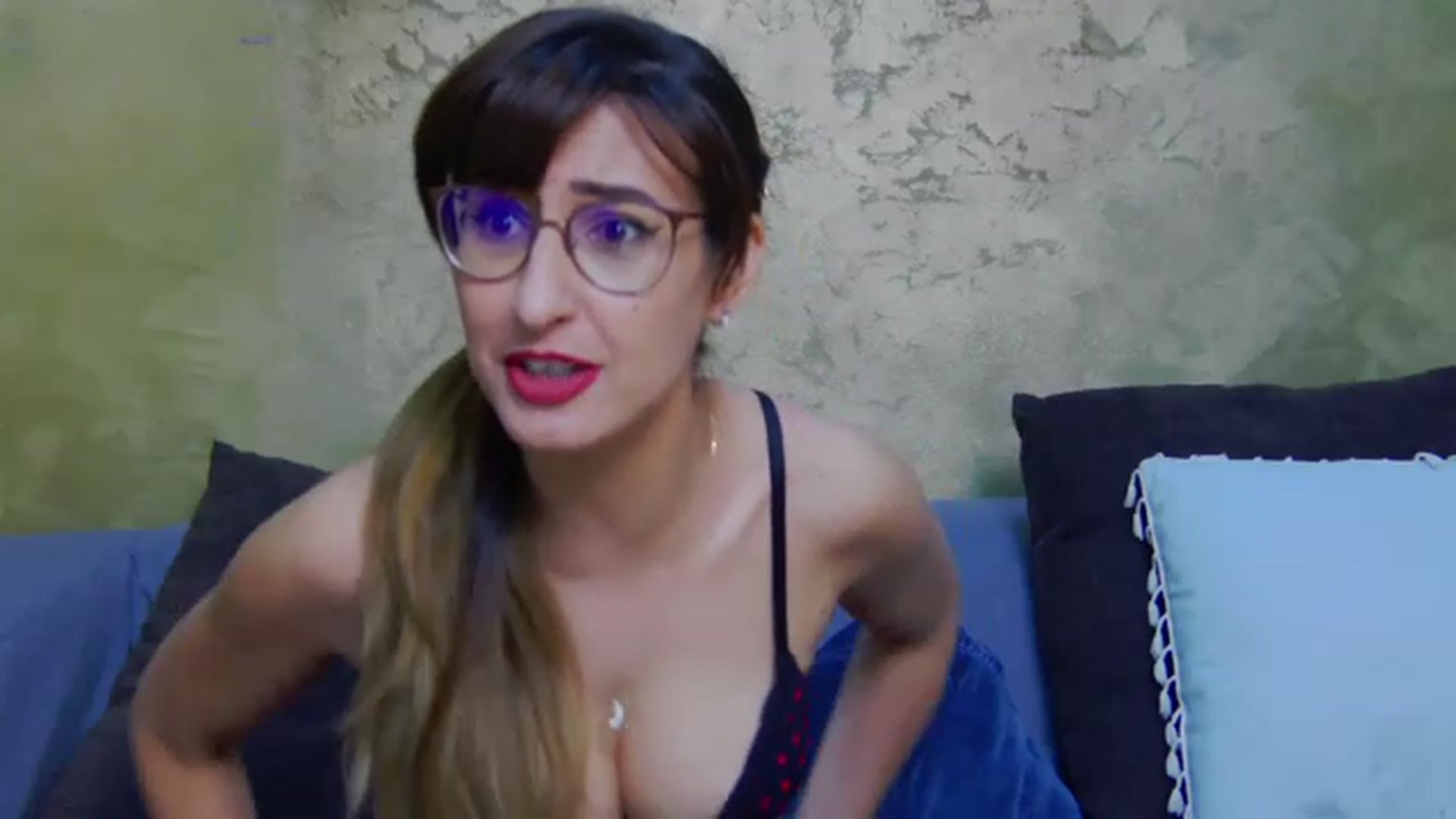 Gallery image thumbnail from LysAddiction's myfreecams stream on, 03/12/2023, 17:25 image 14 of 20