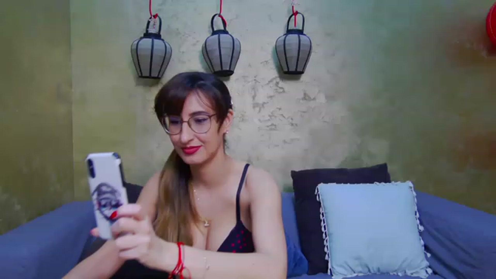 Gallery image thumbnail from LysAddiction's myfreecams stream on, 03/12/2023, 17:25 image 9 of 20