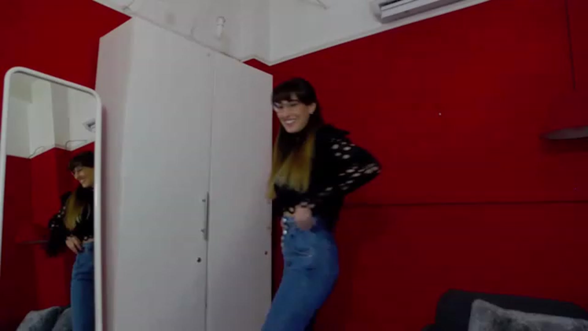 Gallery image thumbnail from LysAddiction's myfreecams stream on, 04/08/2023, 16:49 image 6 of 20