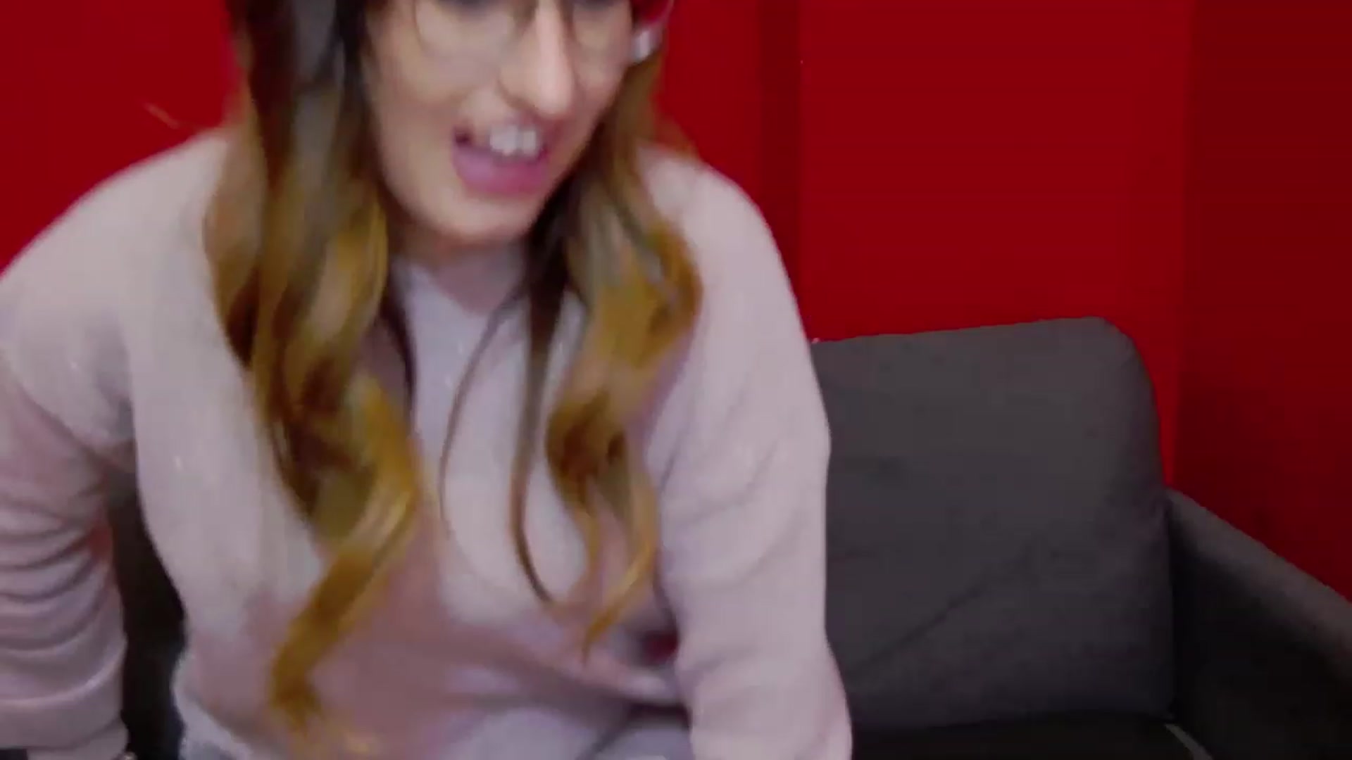 Gallery image thumbnail from LysAddiction's myfreecams stream on, 05/05/2023, 17:22 image 14 of 20