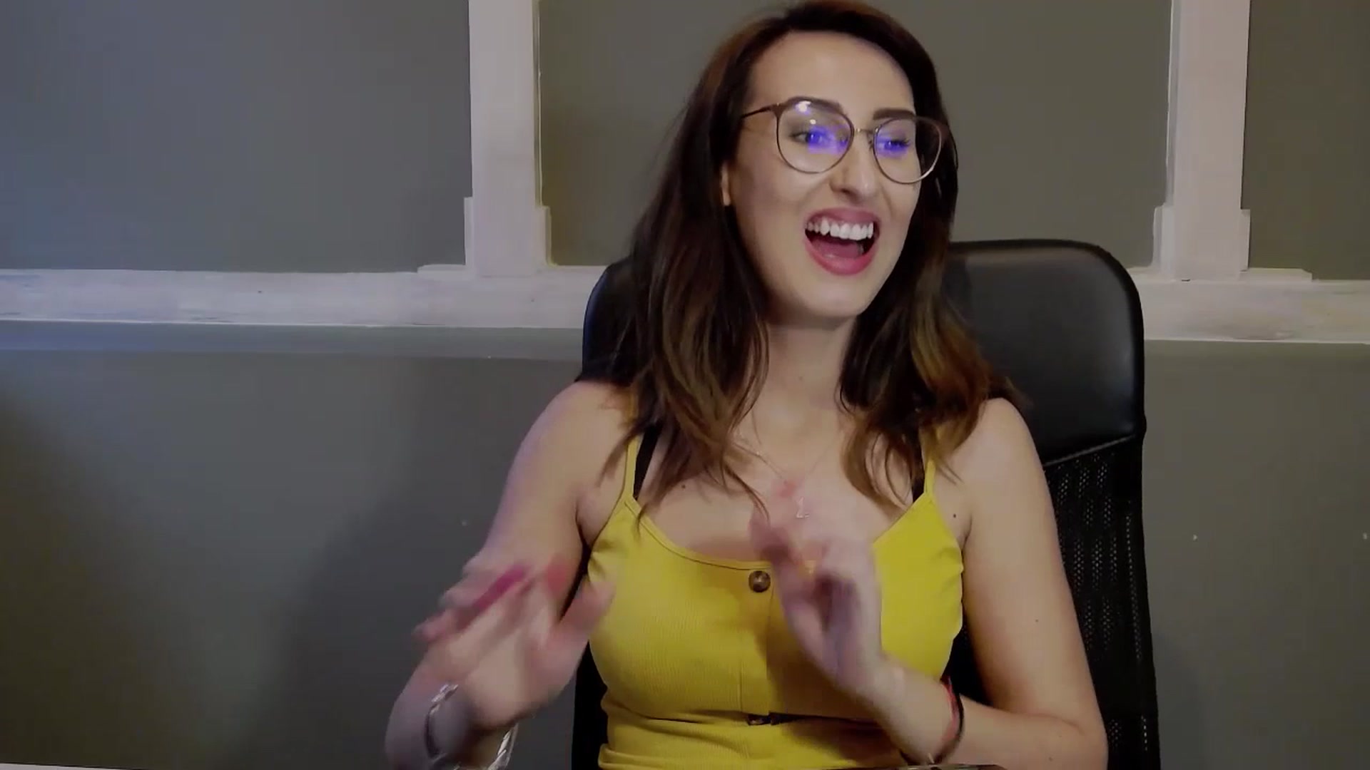 Gallery image thumbnail from LysAddiction's myfreecams stream on, 07/20/2023, 17:38 image 18 of 20