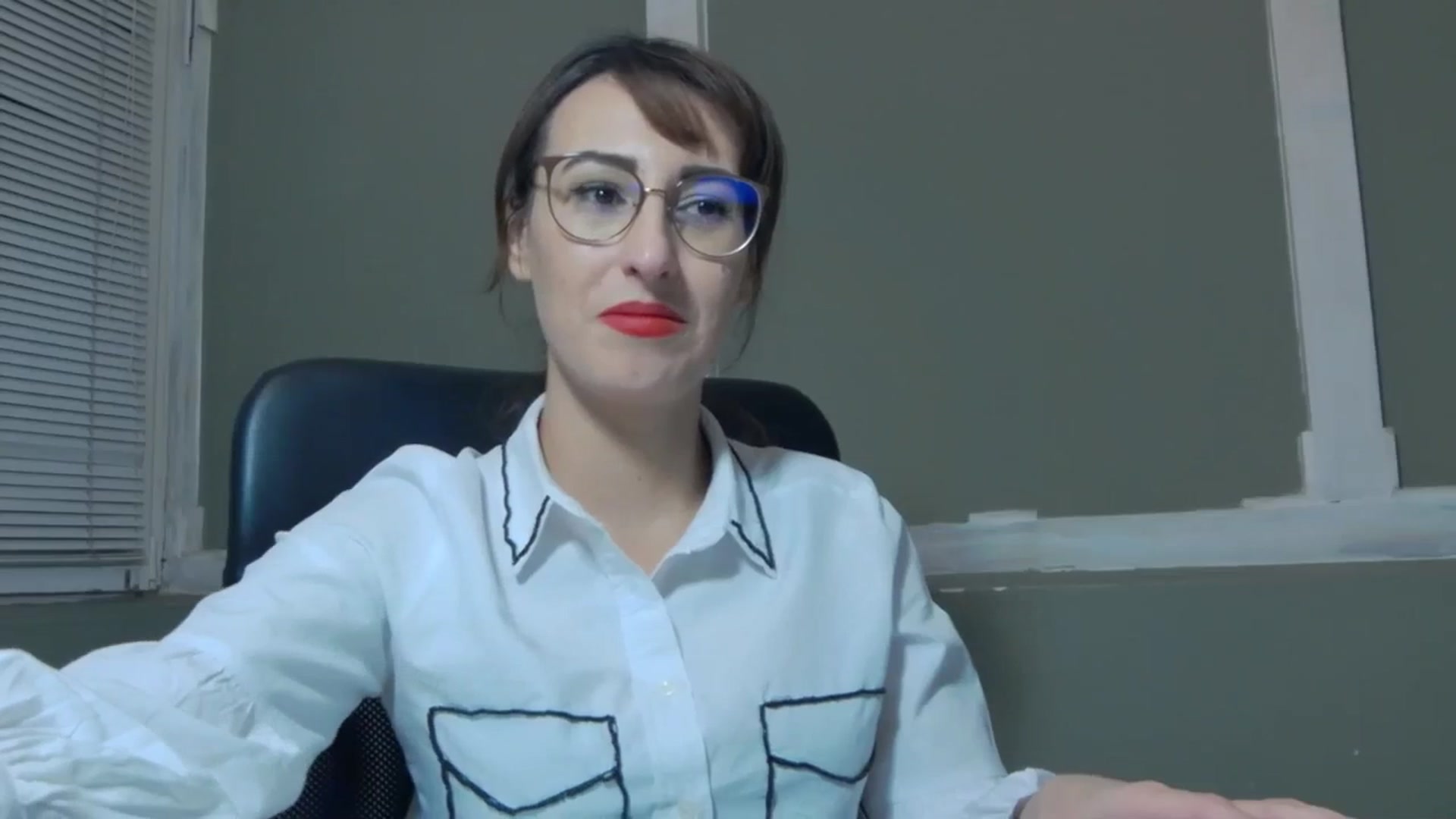 Gallery image thumbnail from LysAddiction's myfreecams stream on, 10/09/2023, 18:13 image 15 of 20