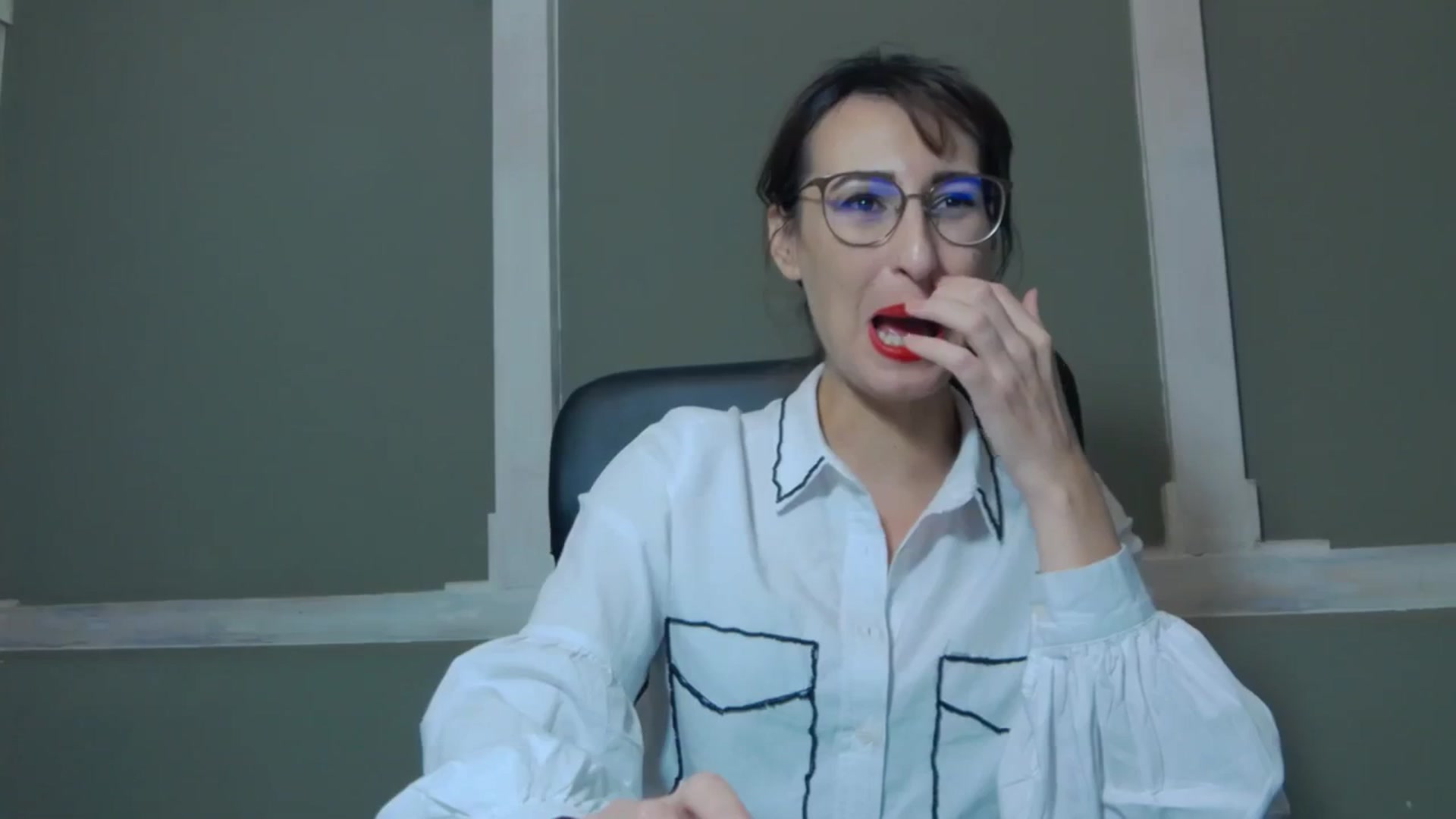 Gallery image thumbnail from LysAddiction's myfreecams stream on, 10/09/2023, 19:40 image 17 of 20
