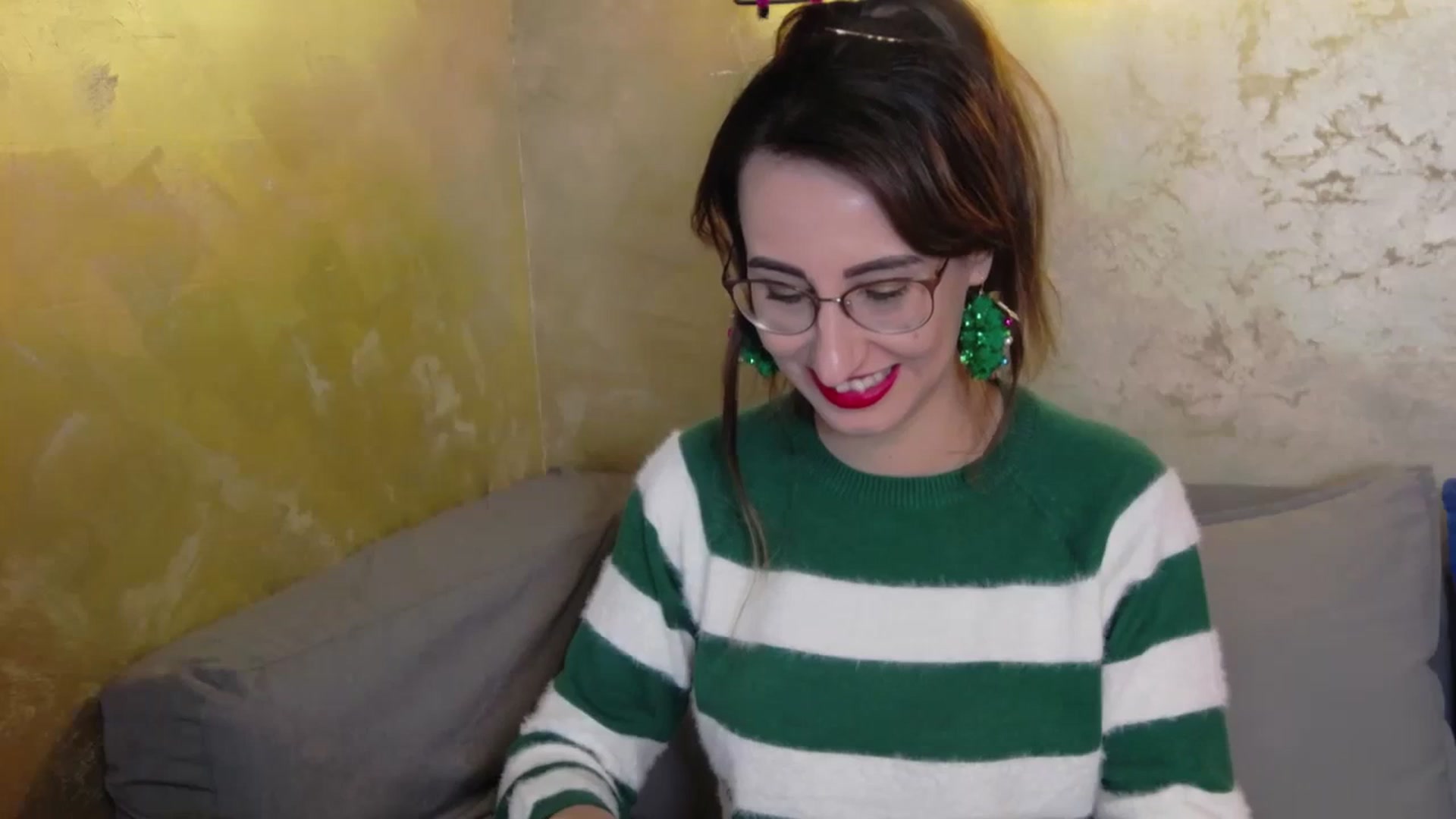 Gallery image thumbnail from LysAddiction's myfreecams stream on, 12/18/2023, 17:01 image 3 of 20