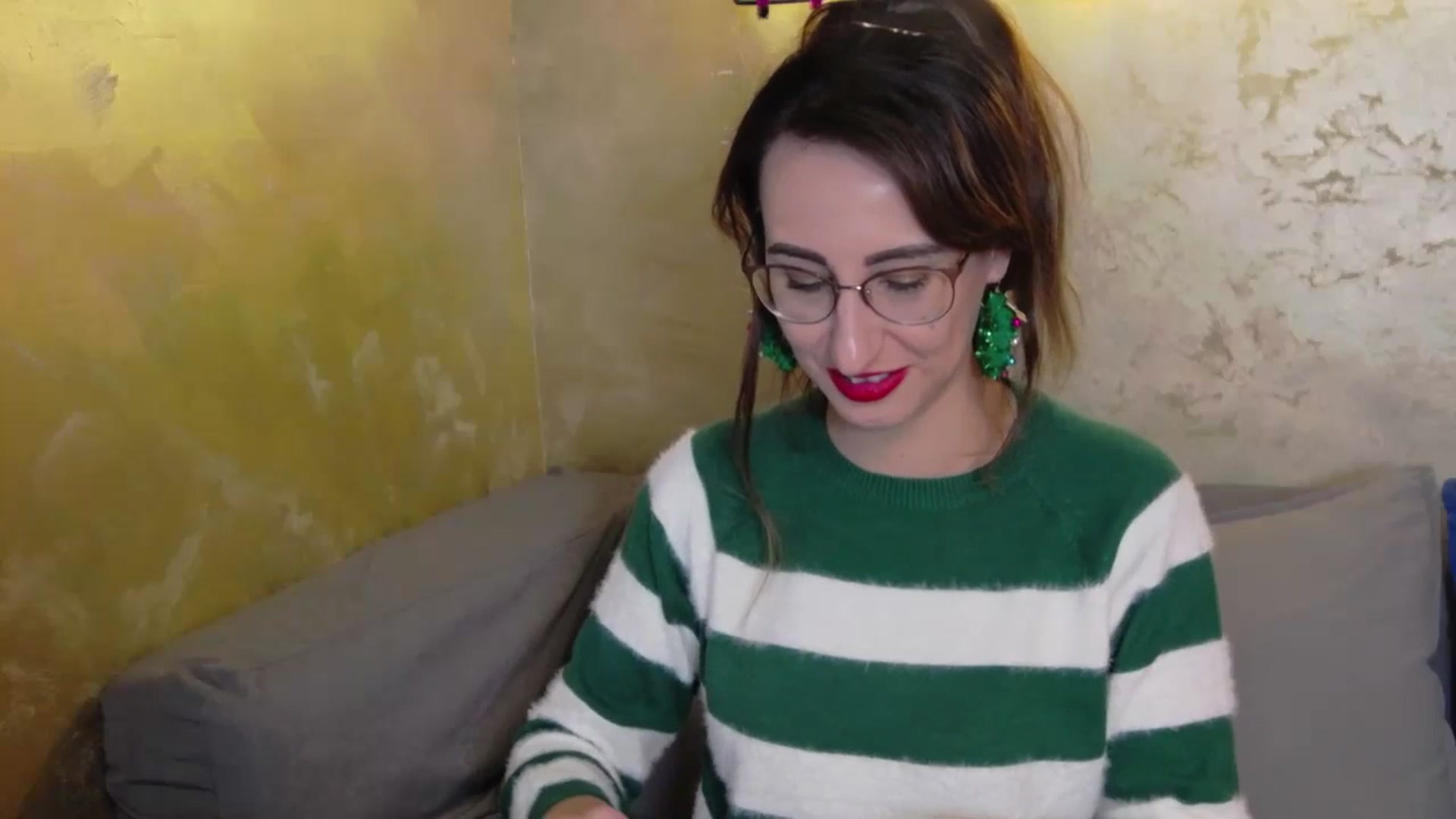 Gallery image thumbnail from LysAddiction's myfreecams stream on, 12/18/2023, 17:01 image 4 of 20