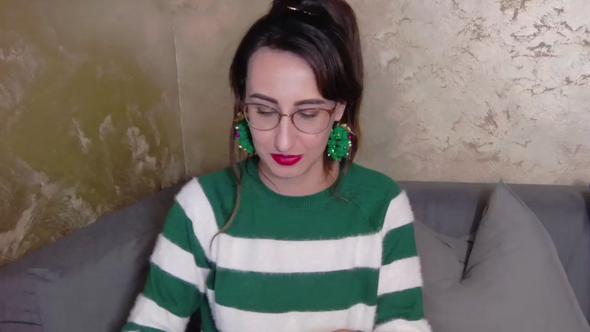 Gallery image thumbnail from LysAddiction's myfreecams stream on, 12/18/2023, 17:38 image 11 of 20