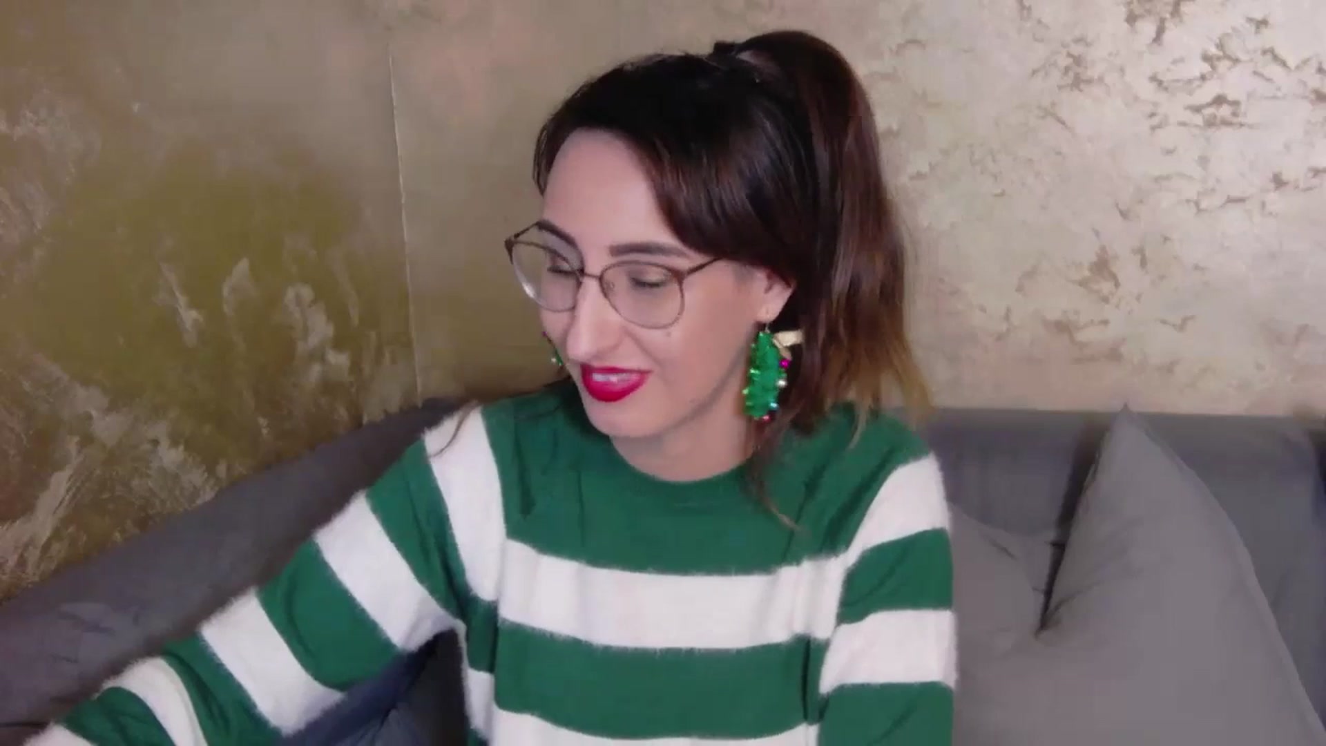 Gallery image thumbnail from LysAddiction's myfreecams stream on, 12/18/2023, 17:38 image 3 of 20