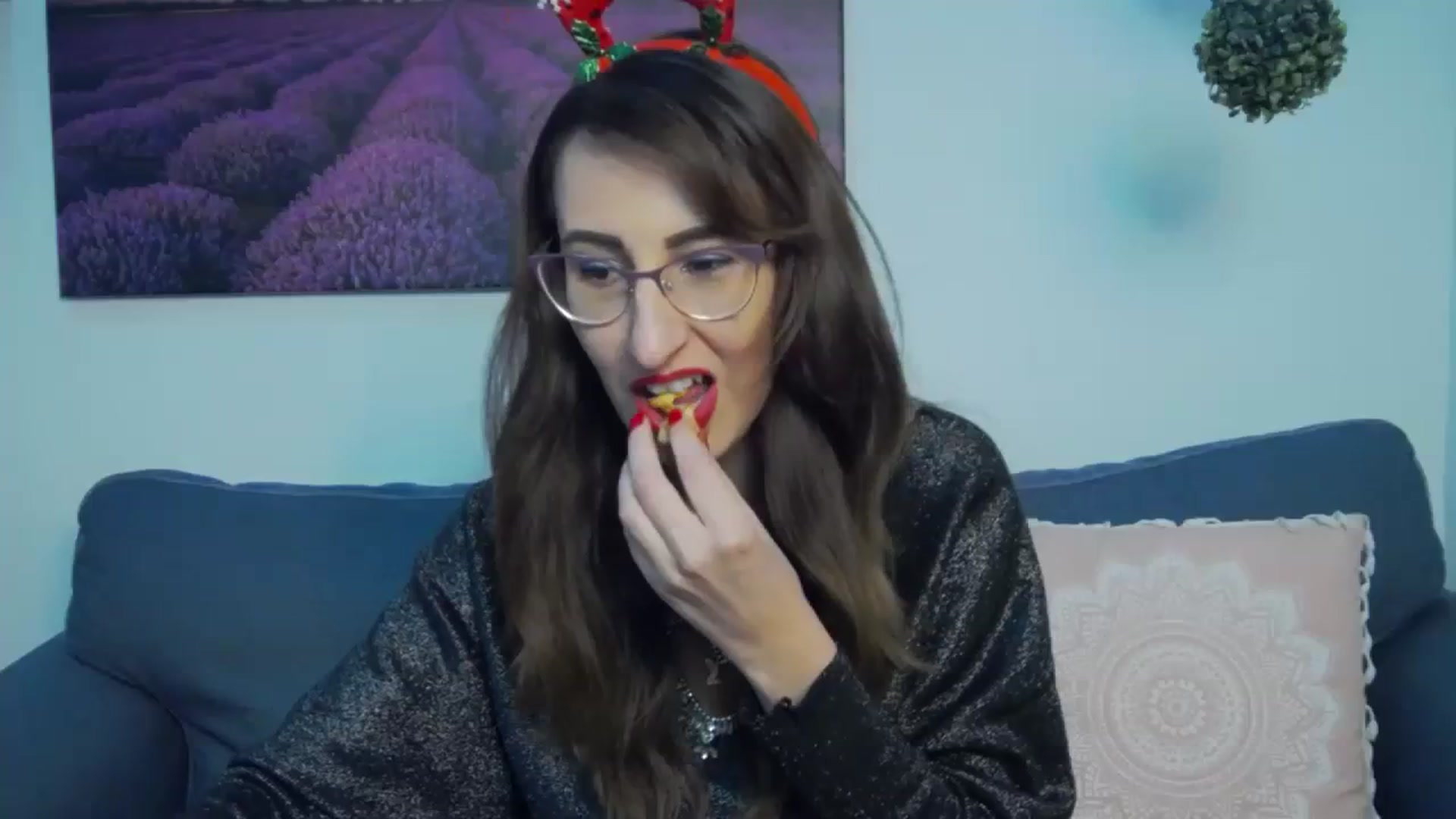 Gallery image thumbnail from LysAddiction's myfreecams stream on, 12/23/2023, 18:31 image 5 of 20