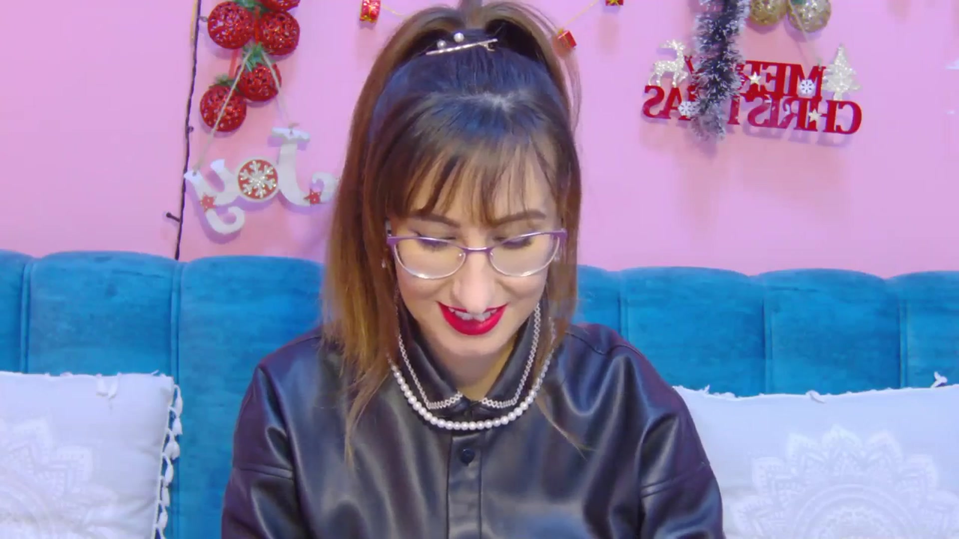 Gallery image thumbnail from LysAddiction's myfreecams stream on, 01/06/2024, 16:50 image 19 of 20