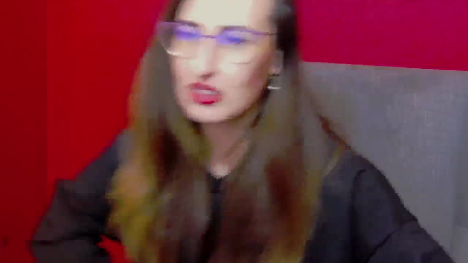 Gallery image thumbnail from LysAddiction's myfreecams stream on, 02/19/2024, 20:17 image 14 of 20