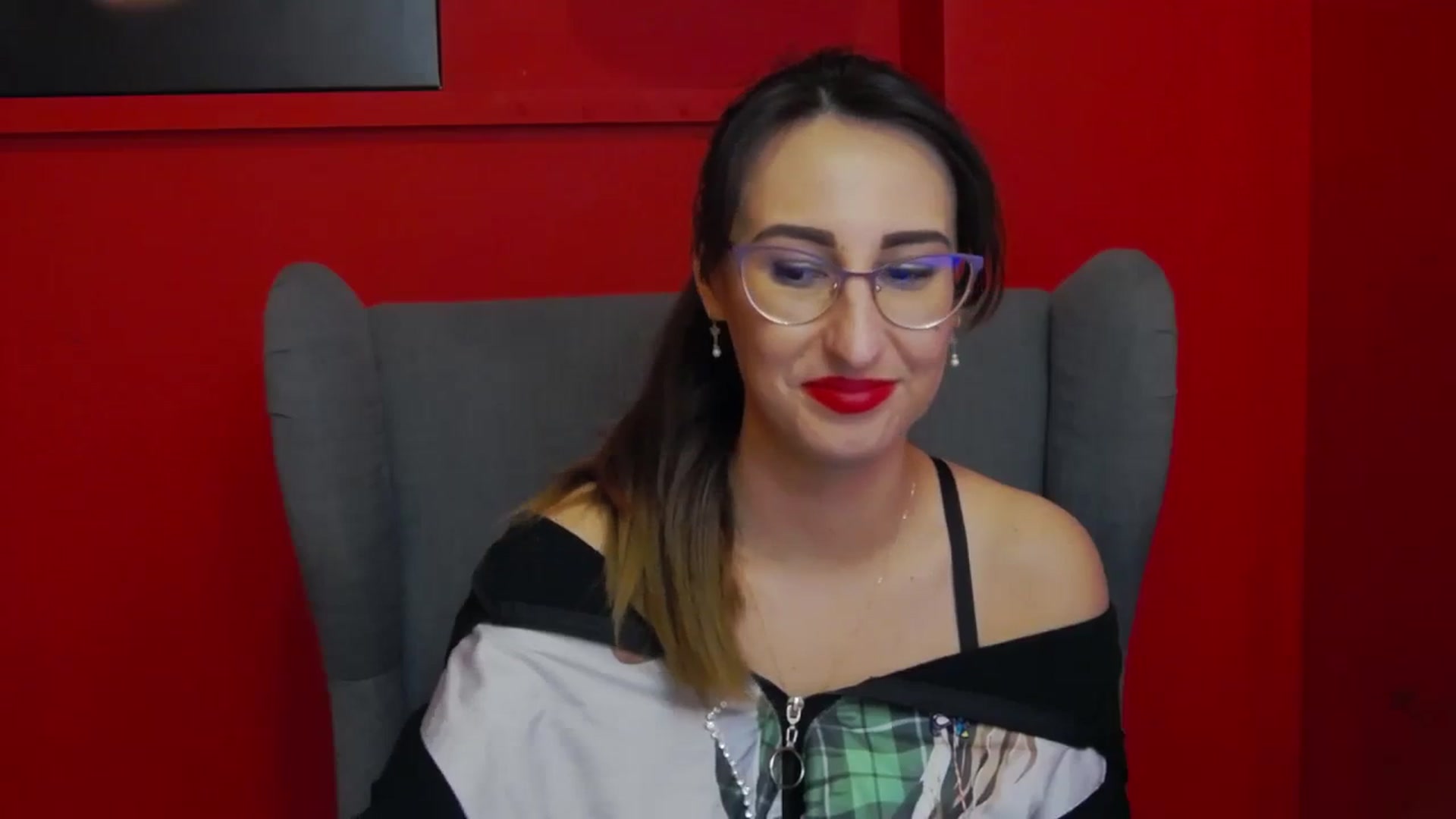 Gallery image thumbnail from LysAddiction's myfreecams stream on, 03/05/2024, 16:16 image 14 of 20
