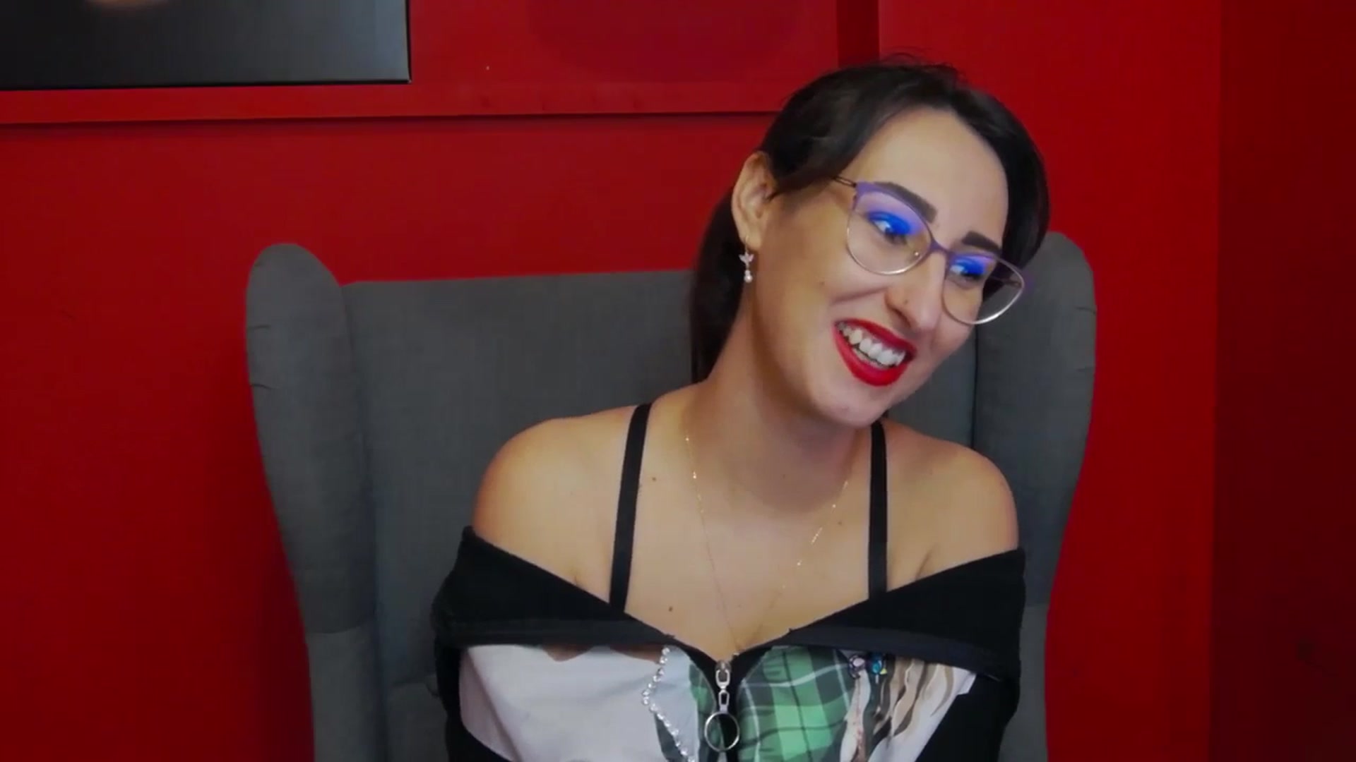 Gallery image thumbnail from LysAddiction's myfreecams stream on, 03/05/2024, 16:16 image 2 of 20