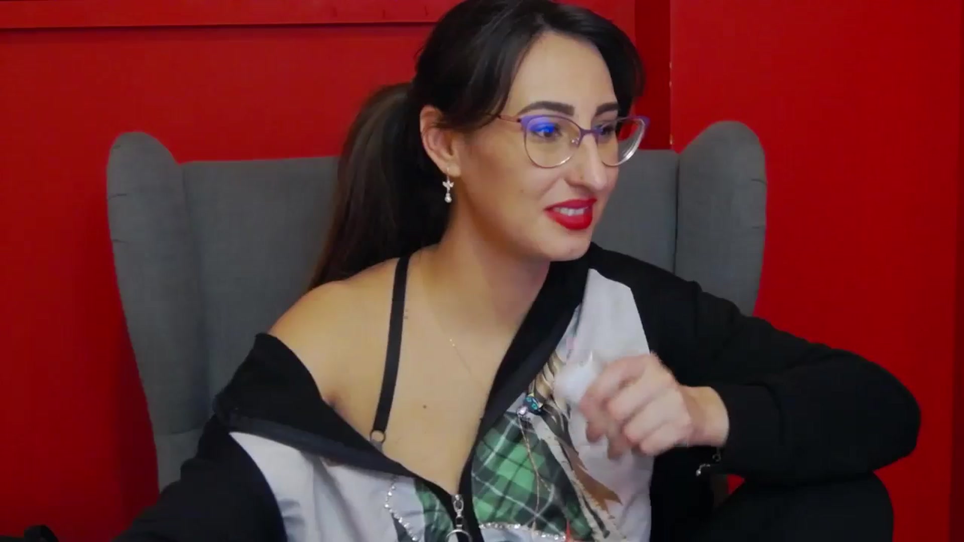 Gallery image thumbnail from LysAddiction's myfreecams stream on, 03/05/2024, 18:31 image 15 of 20