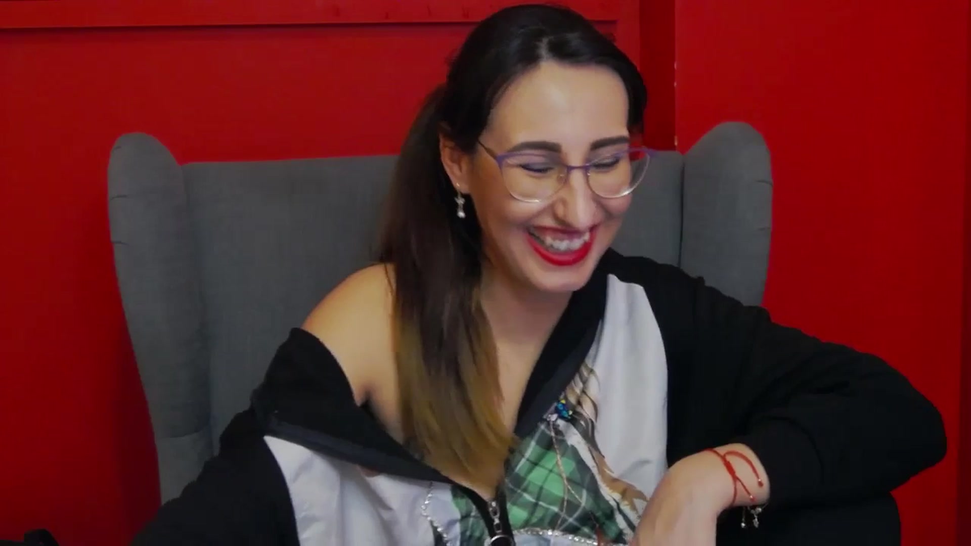 Gallery image thumbnail from LysAddiction's myfreecams stream on, 03/05/2024, 18:31 image 17 of 20