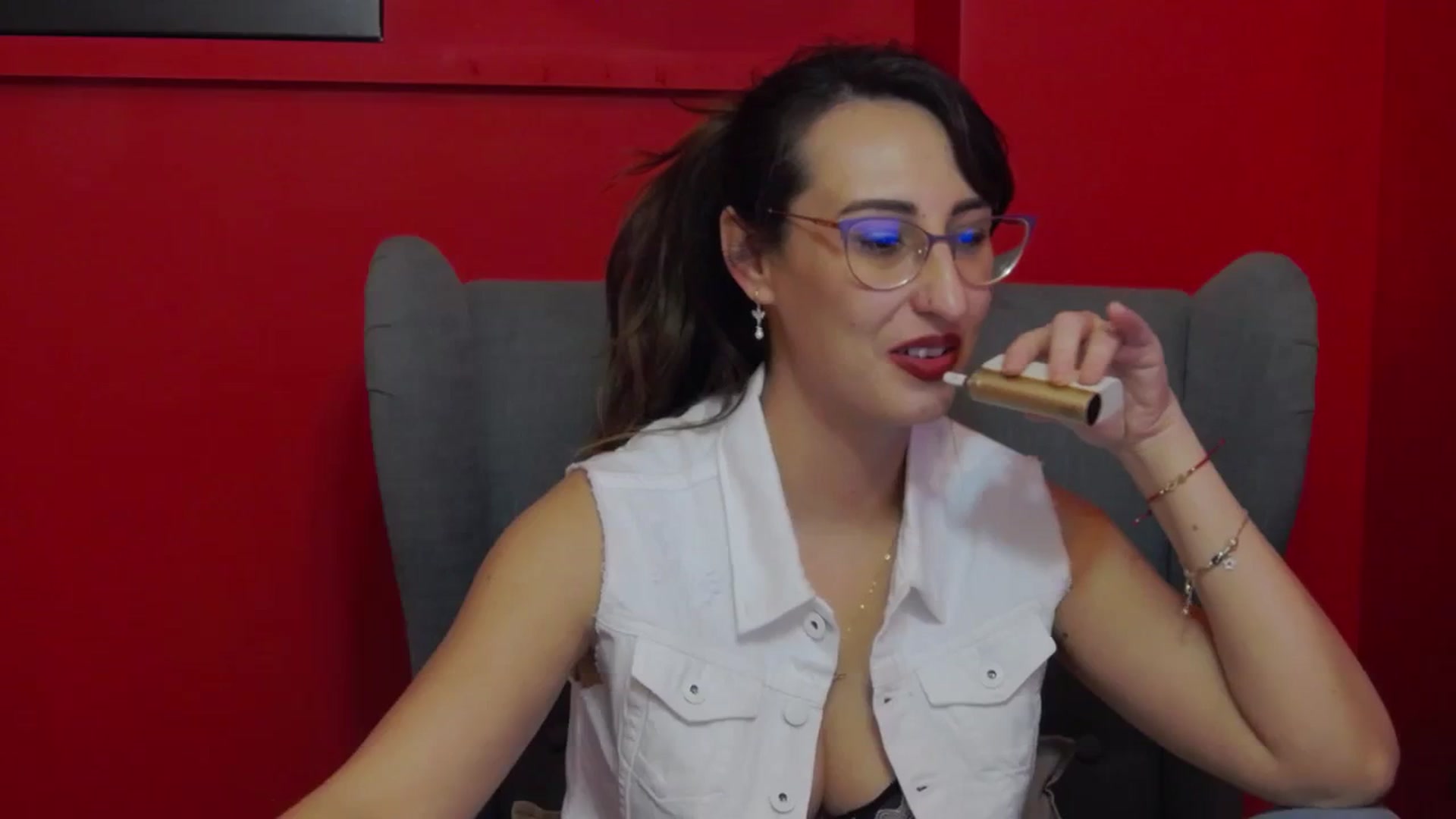 Gallery image thumbnail from LysAddiction's myfreecams stream on, 03/09/2024, 18:39 image 18 of 20