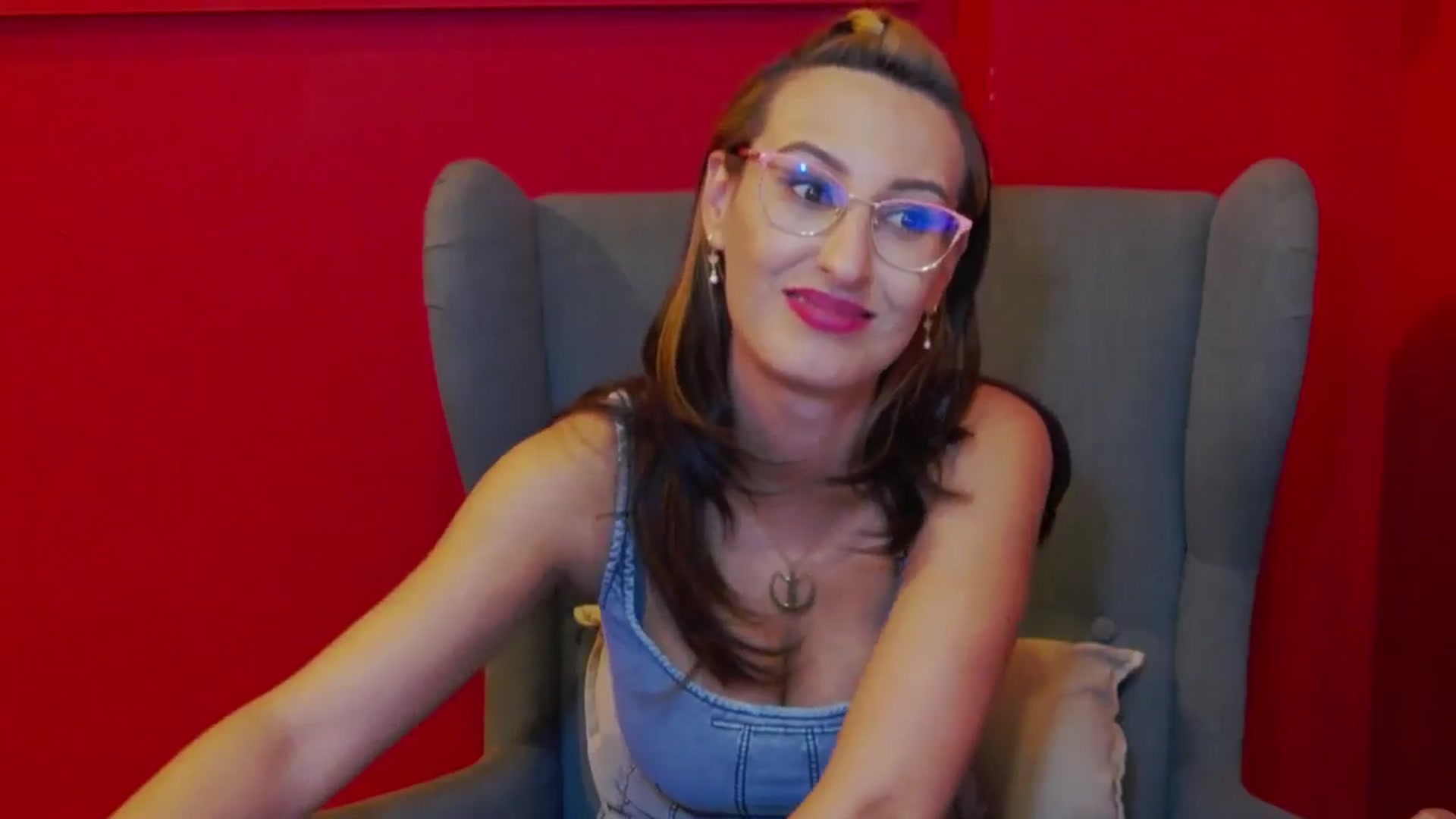 Gallery image thumbnail from LysAddiction's myfreecams stream on, 05/16/2024, 19:36 image 11 of 20