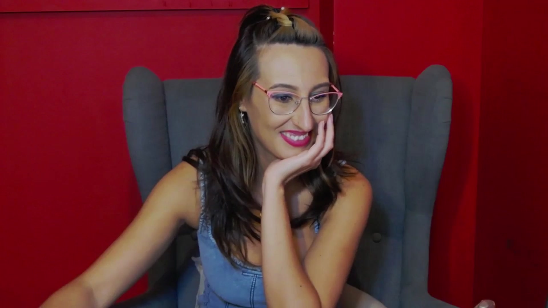Gallery image thumbnail from LysAddiction's myfreecams stream on, 05/16/2024, 19:36 image 5 of 20