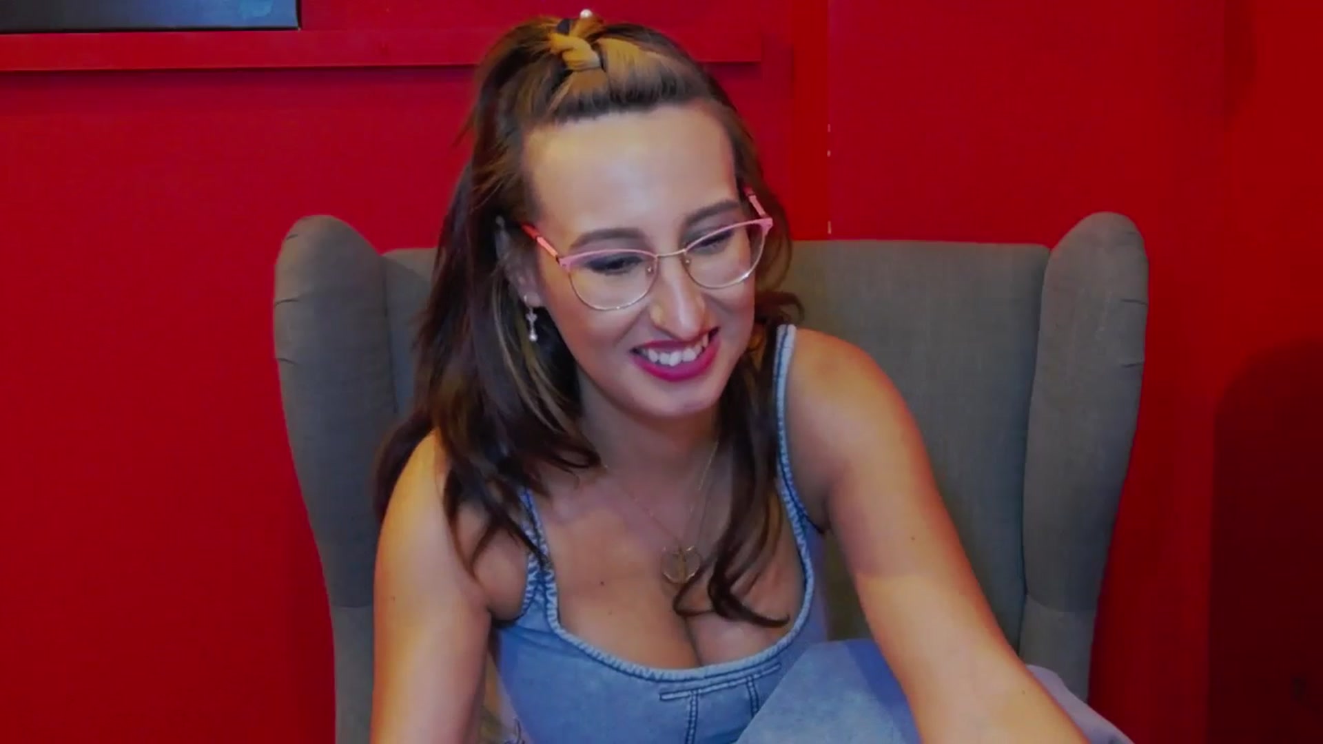 Gallery image thumbnail from LysAddiction's myfreecams stream on, 05/16/2024, 19:36 image 14 of 20