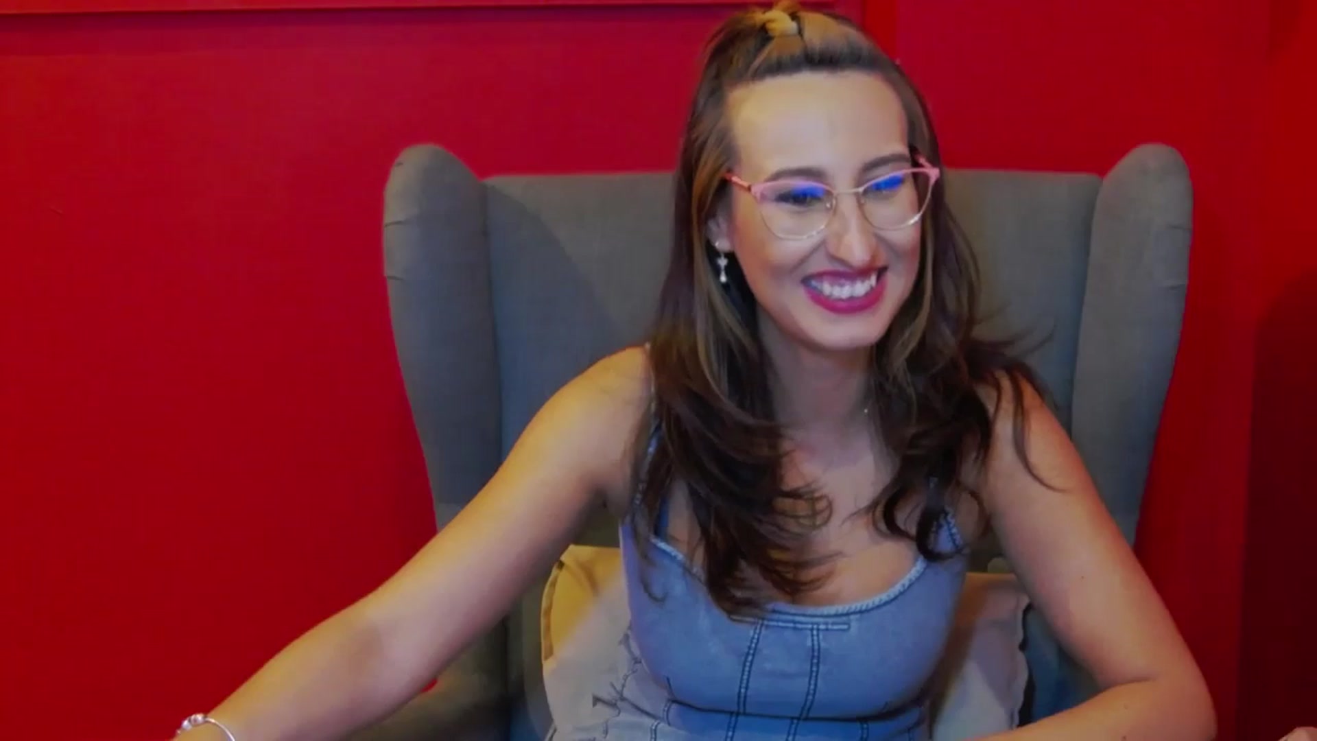 Gallery image thumbnail from LysAddiction's myfreecams stream on, 05/16/2024, 19:36 image 12 of 20