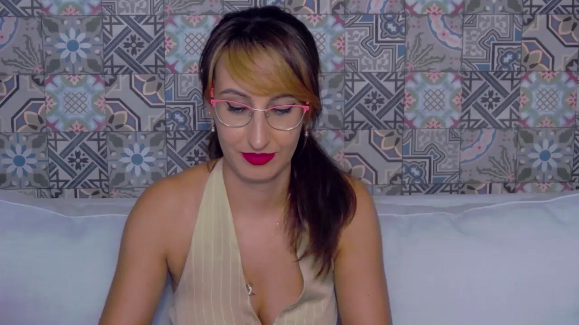 Gallery image thumbnail from LysAddiction's myfreecams stream on, 06/15/2024, 17:55 image 1 of 20