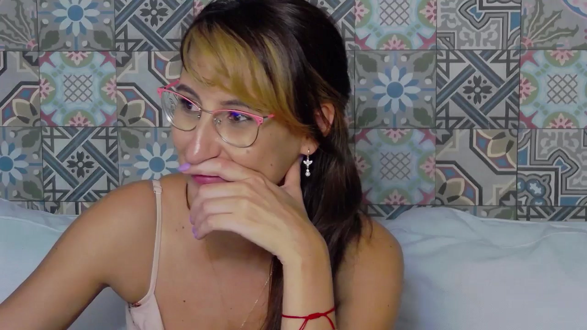 Gallery image thumbnail from LysAddiction's myfreecams stream on, 06/18/2024, 19:36 image 20 of 20