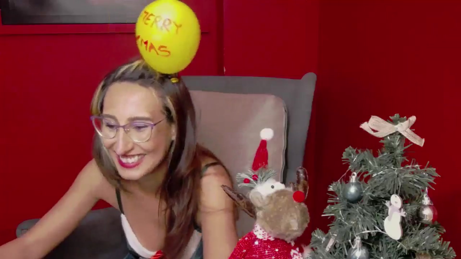 Gallery image thumbnail from LysAddiction's myfreecams stream on, 12/24/2024, 20:12 image 16 of 20