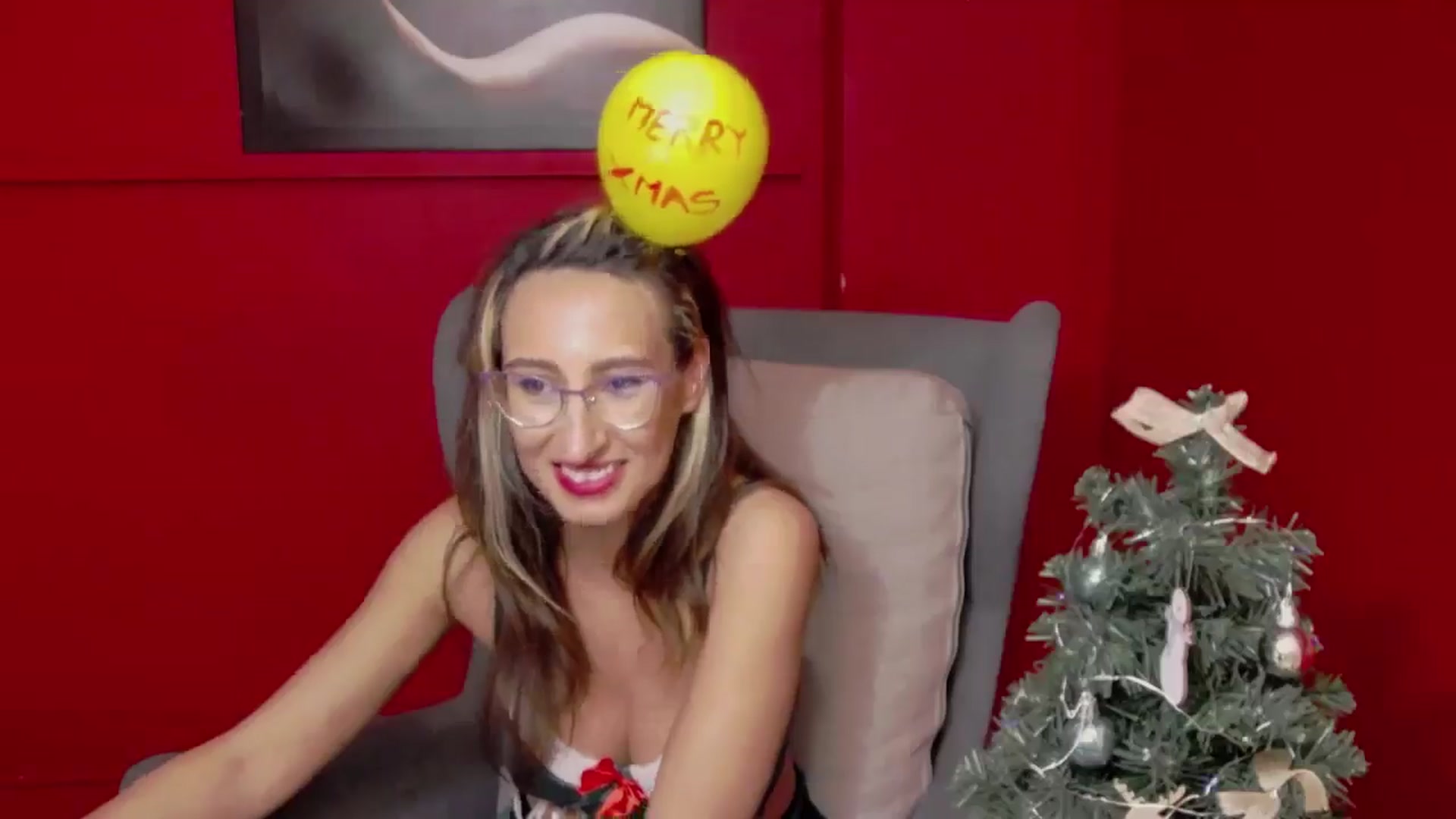 Gallery image thumbnail from LysAddiction's myfreecams stream on, 12/24/2024, 20:12 image 12 of 20