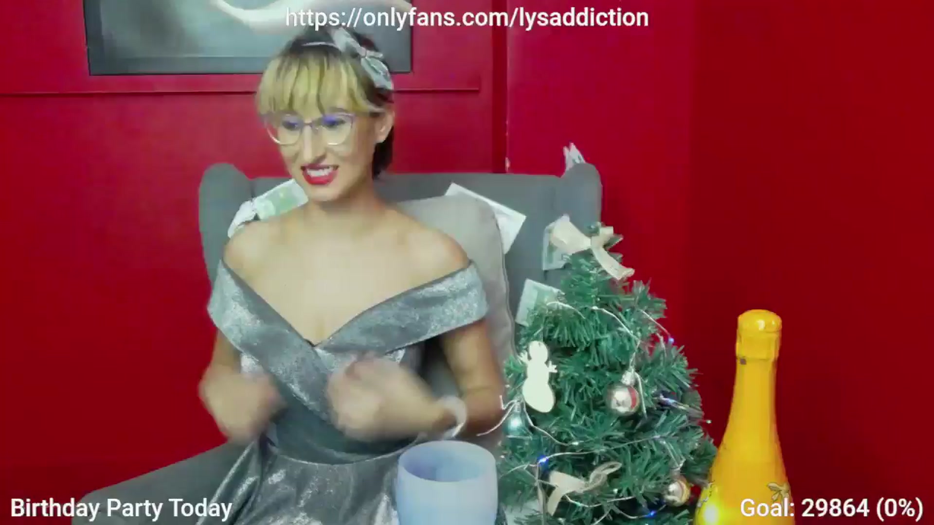 Gallery image thumbnail from LysAddiction's myfreecams stream on, 12/30/2024, 20:16 image 1 of 20