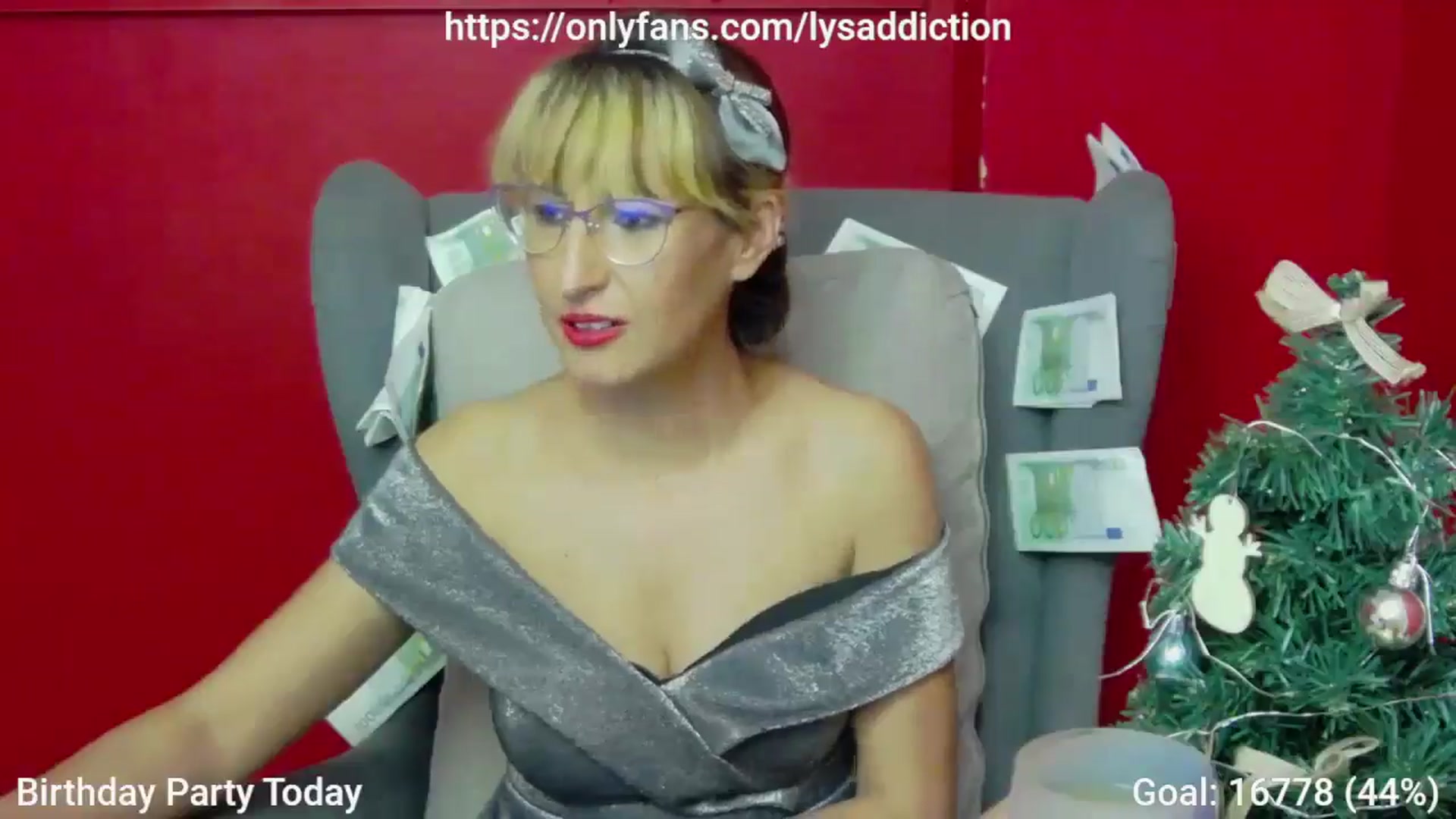 Gallery image thumbnail from LysAddiction's myfreecams stream on, 12/30/2024, 20:16 image 7 of 20