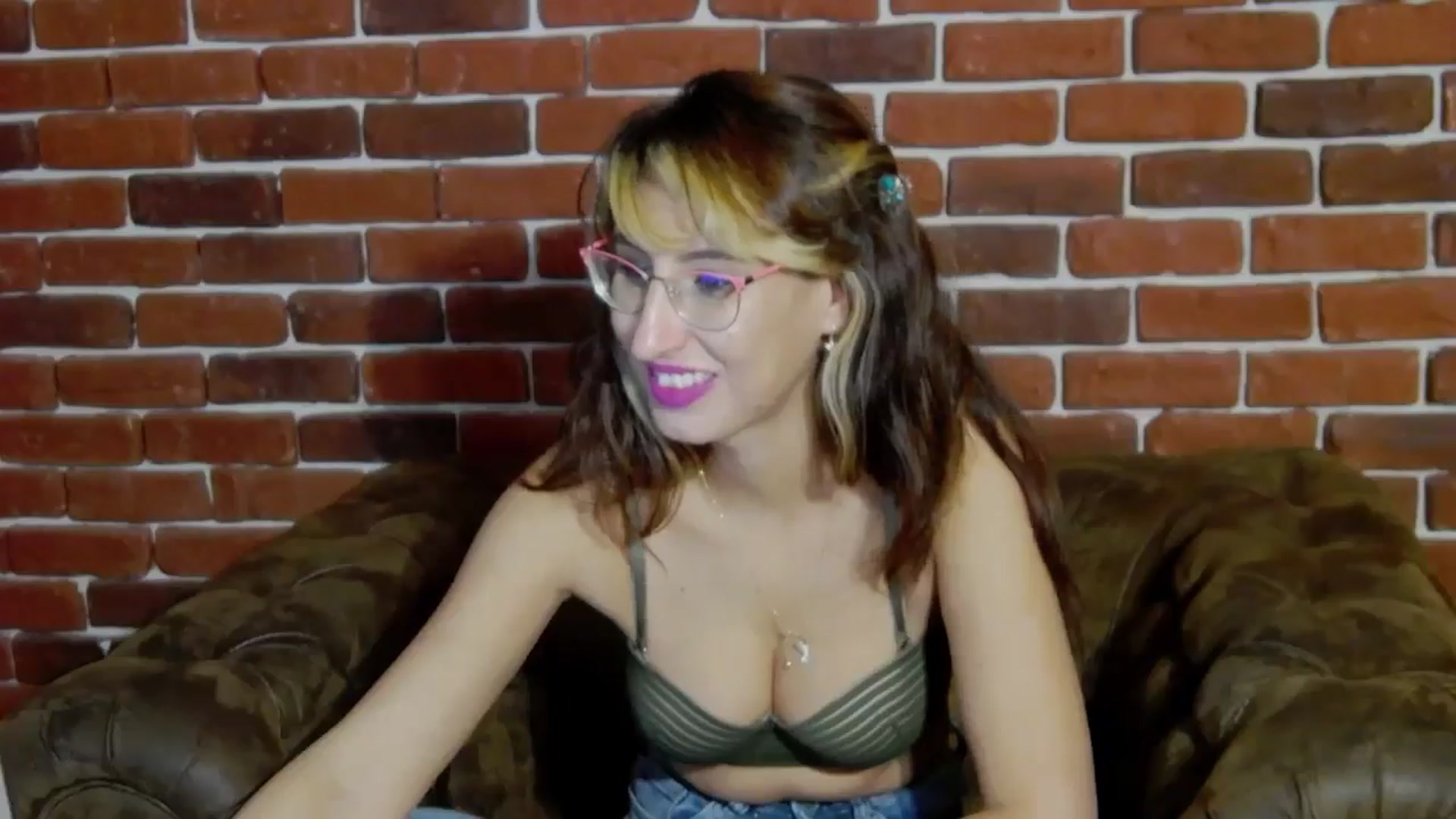 Gallery image thumbnail from LysAddiction's myfreecams stream on, 02/01/2025, 20:17 image 7 of 20