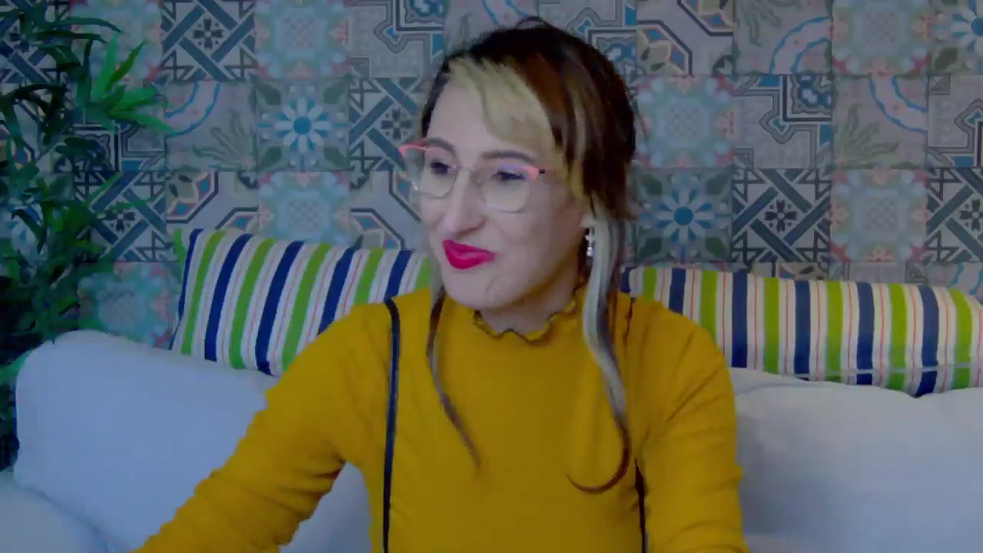Gallery image thumbnail from LysAddiction's myfreecams stream on, 02/16/2025, 17:01 image 10 of 20