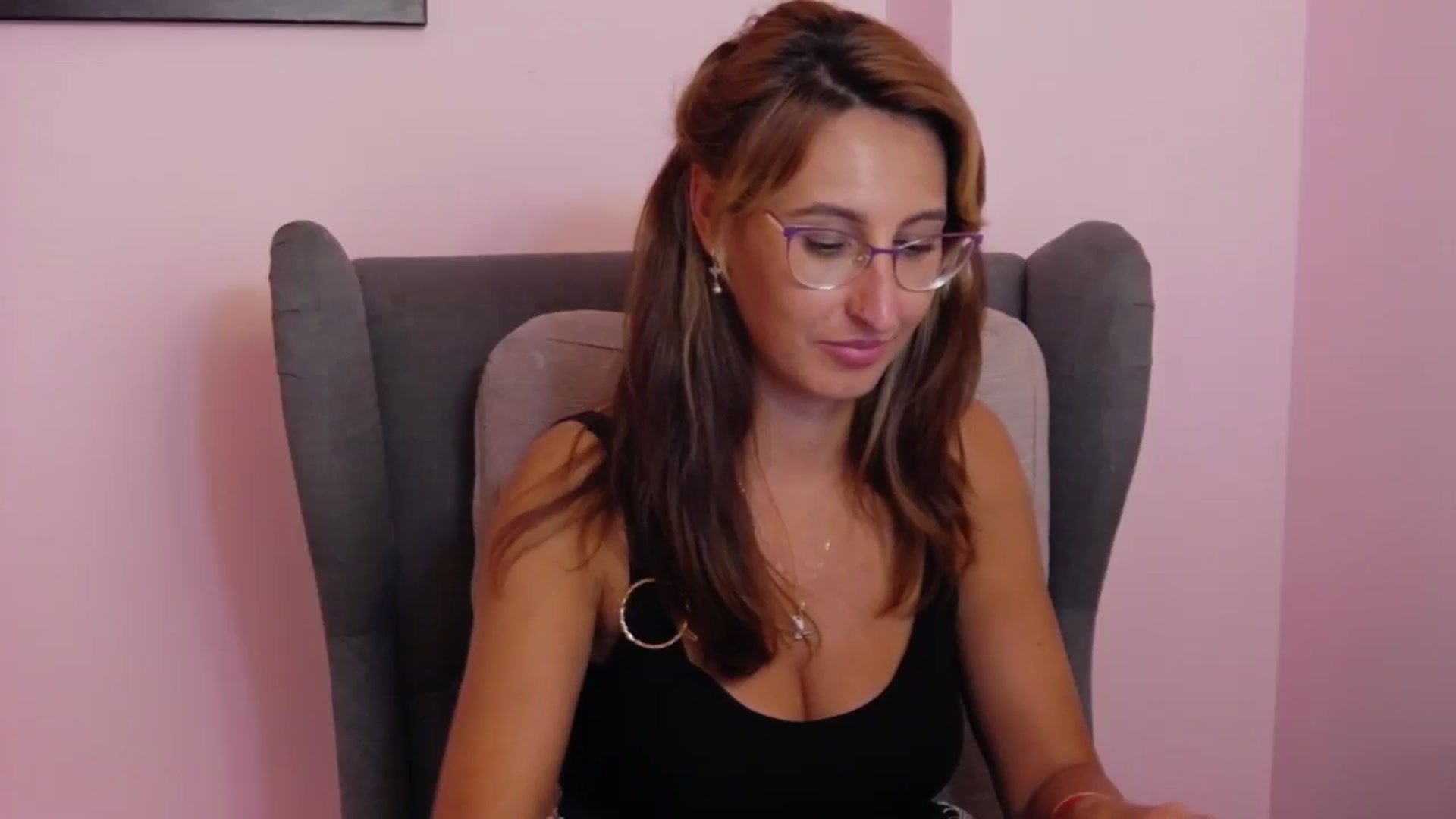 Gallery image thumbnail from LysAddiction's myfreecams stream on, 05/04/2025, 16:11 image 6 of 20