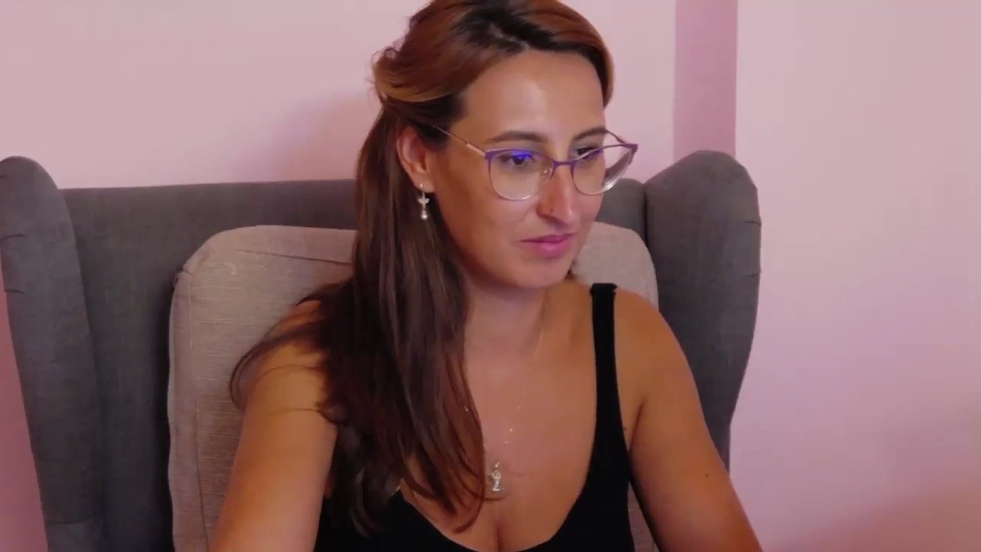 Gallery image thumbnail from LysAddiction's myfreecams stream on, 05/04/2025, 18:29 image 17 of 20