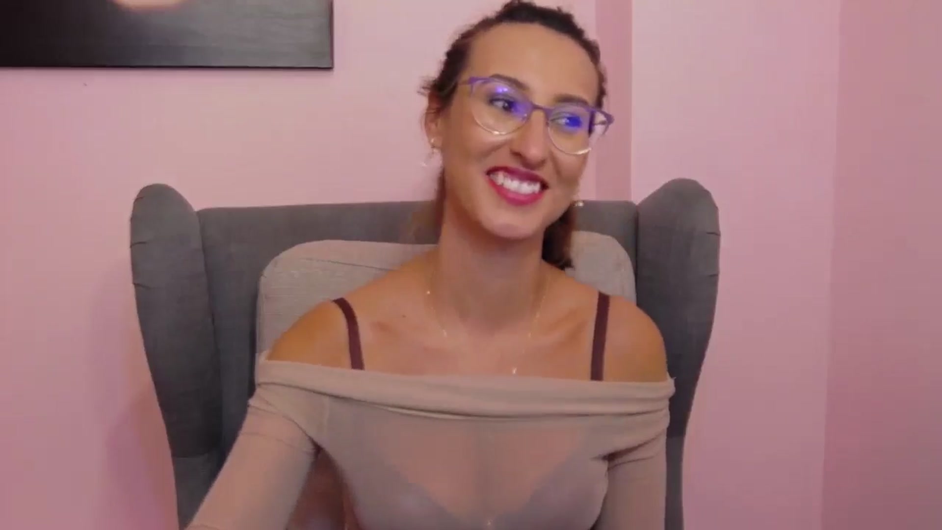 Gallery image thumbnail from LysAddiction's myfreecams stream on, 05/13/2025, 18:34 image 4 of 20