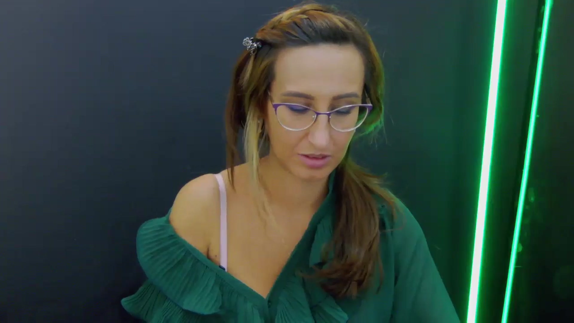 Gallery image thumbnail from LysAddiction's myfreecams stream on, 05/17/2025, 16:08 image 9 of 20