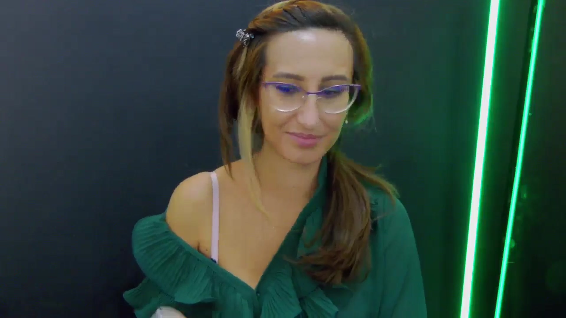 Gallery image thumbnail from LysAddiction's myfreecams stream on, 05/17/2025, 16:08 image 8 of 20